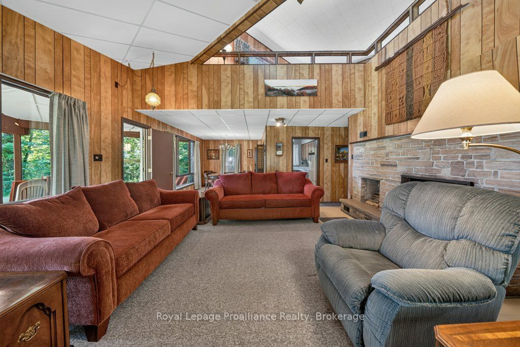 1185 Hughes Landing Road Property Photo 11
