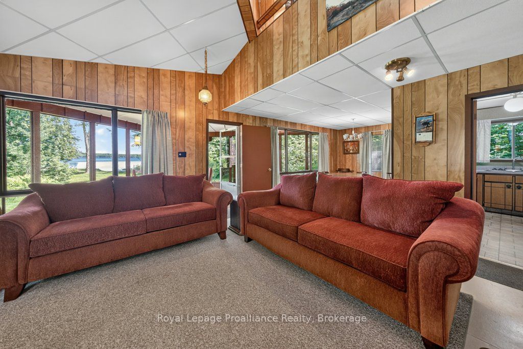 1185 Hughes Landing Road Property Photo 13