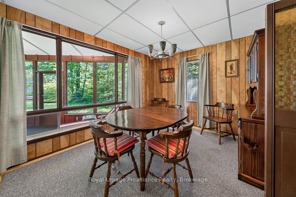 1185 Hughes Landing Road Property Photo 16