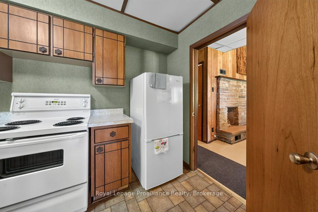 1185 Hughes Landing Road Property Photo 20