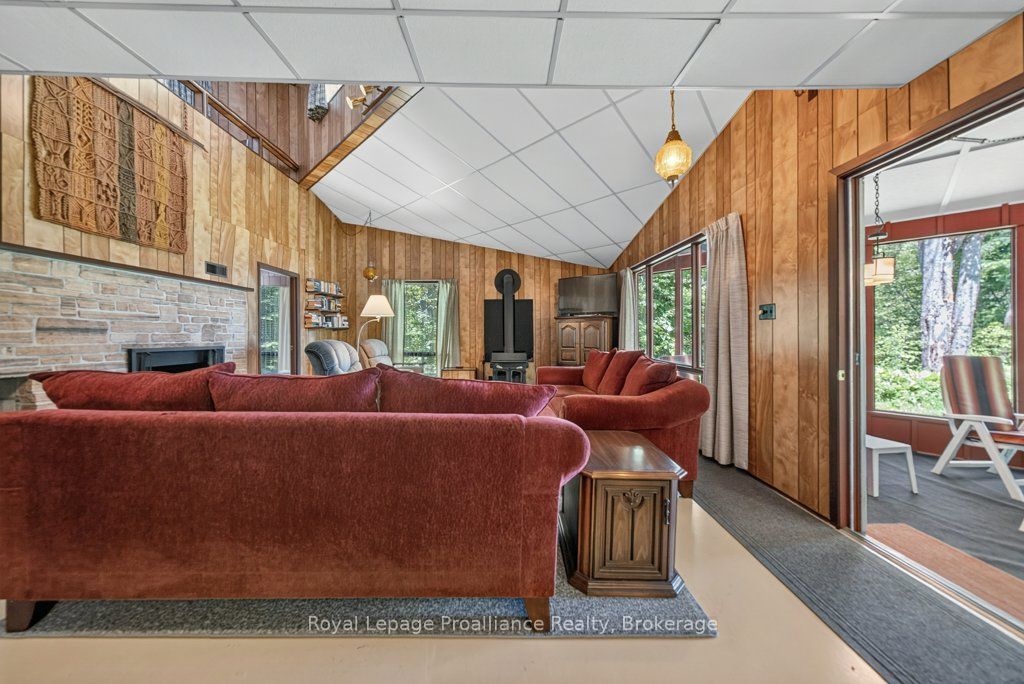 1185 Hughes Landing Road Property Photo 21