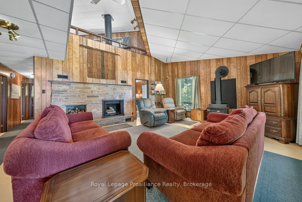 1185 Hughes Landing Road Property Photo 28