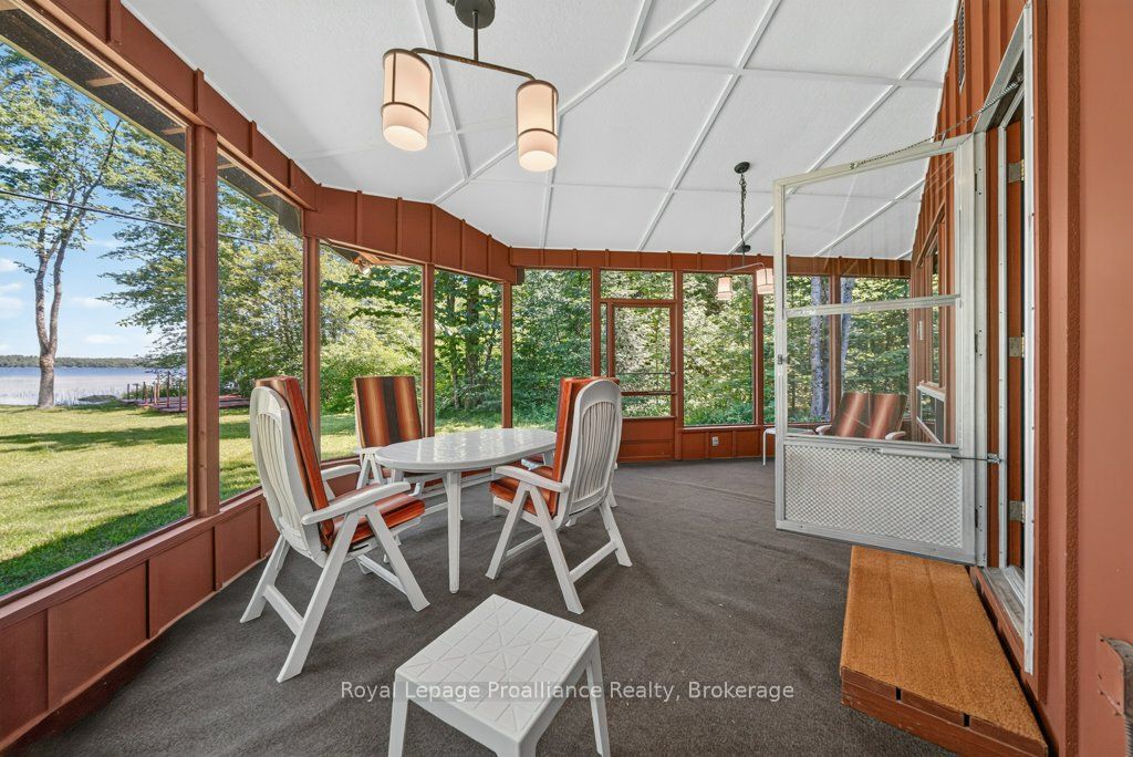 1185 Hughes Landing Road Property Photo 35