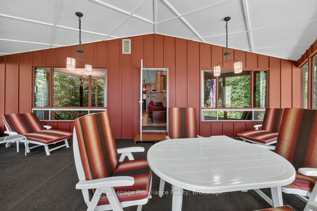 1185 Hughes Landing Road Property Photo 36