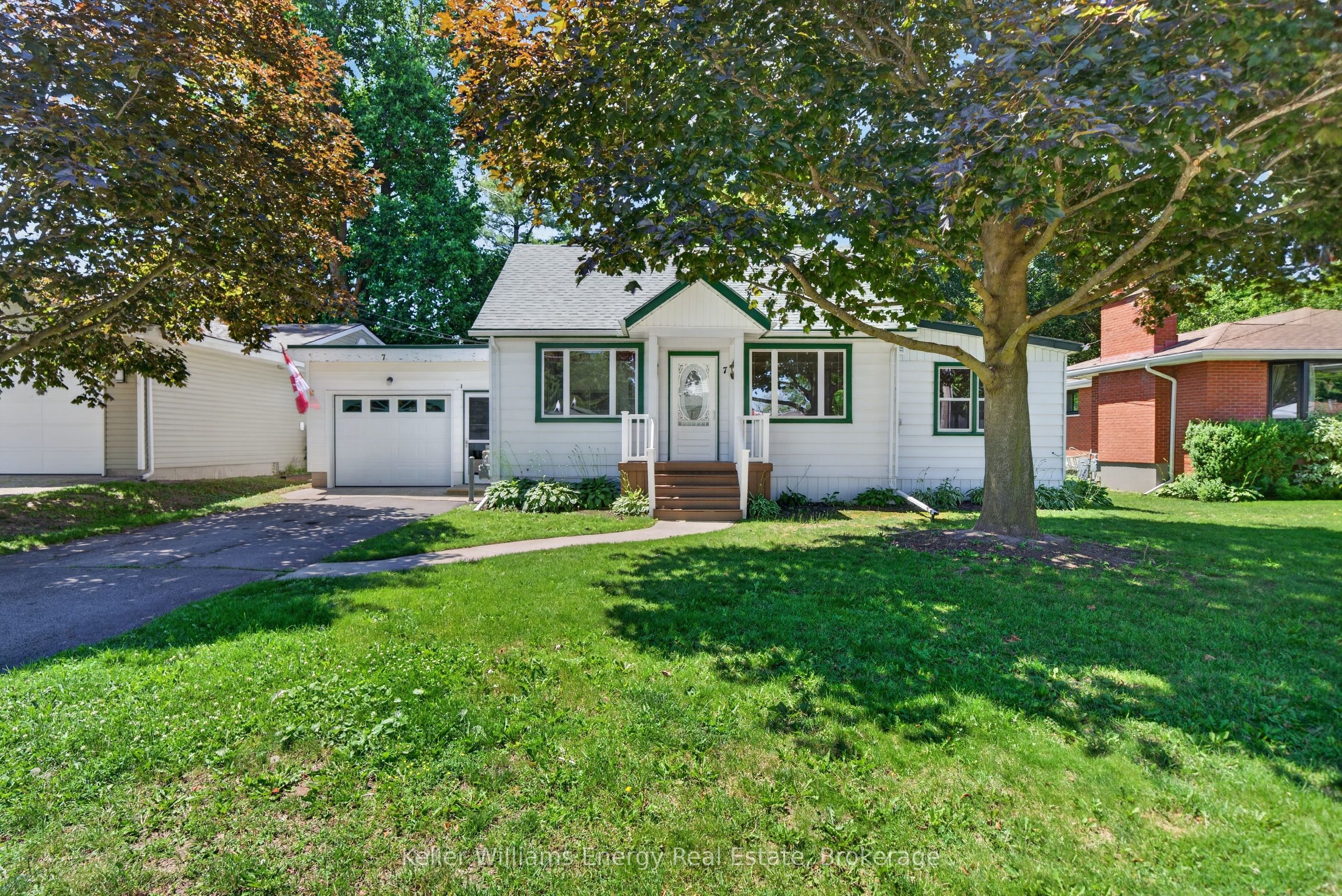 7 Maple Avenue Property Photo 1