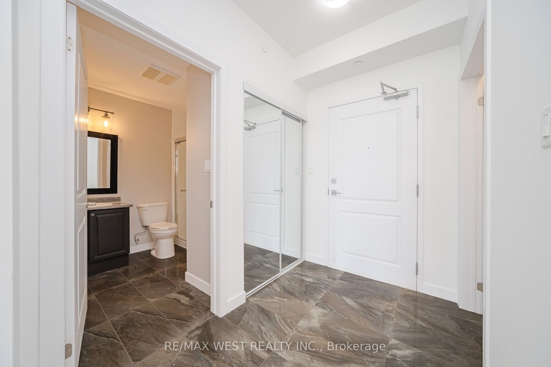 101 Shoreview Place 131 Property Photo 16