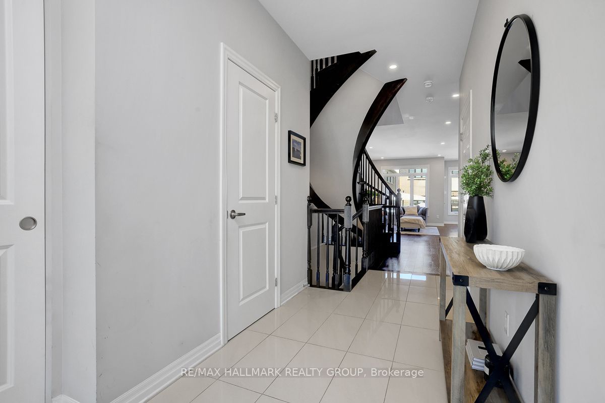317 Lysander Place Property Photo 2