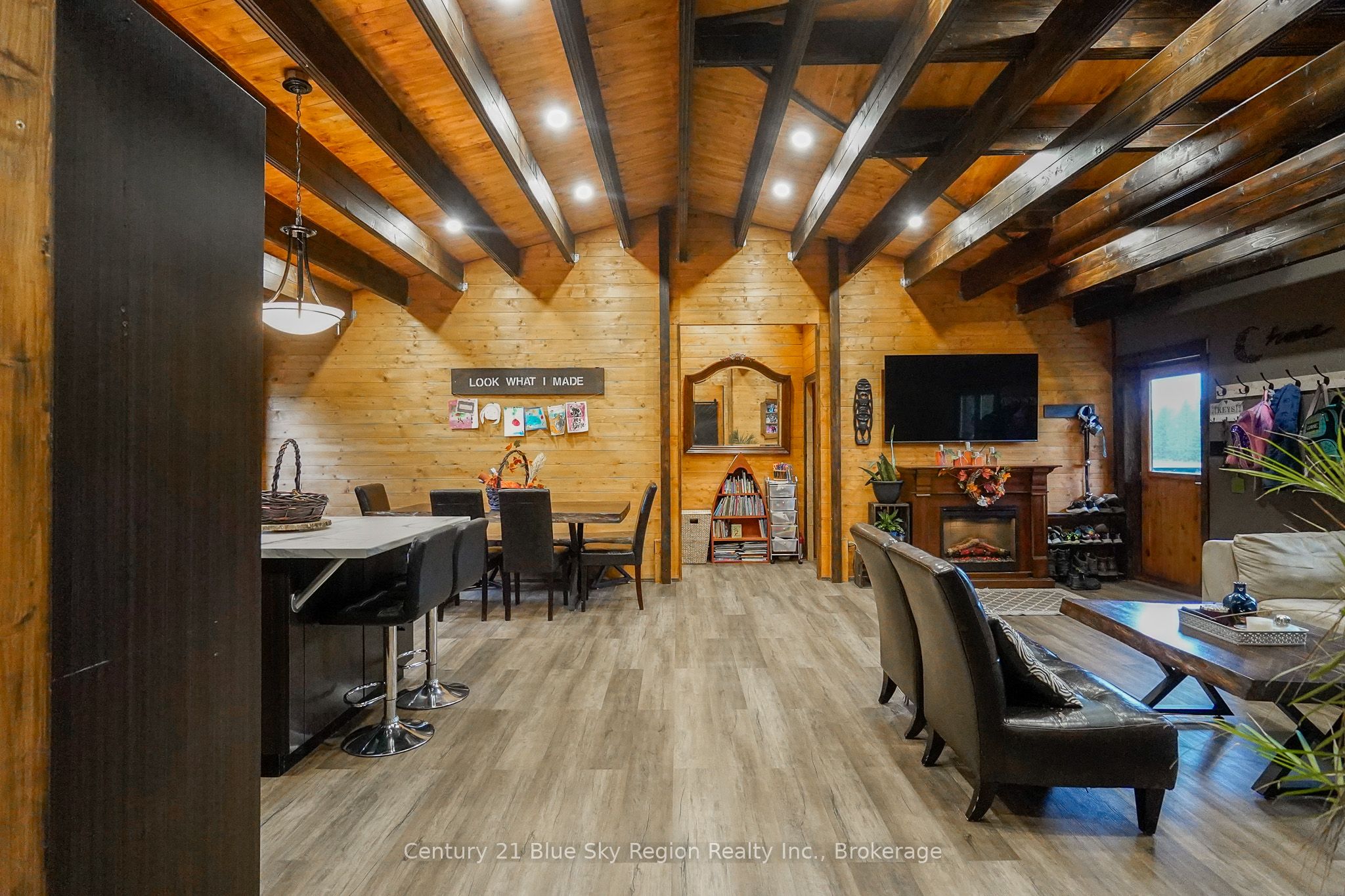 3269 Chiswick Line Property Photo 4