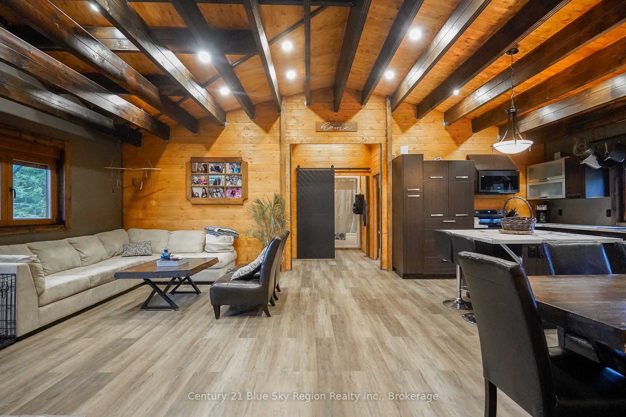 3269 Chiswick Line Property Photo 5