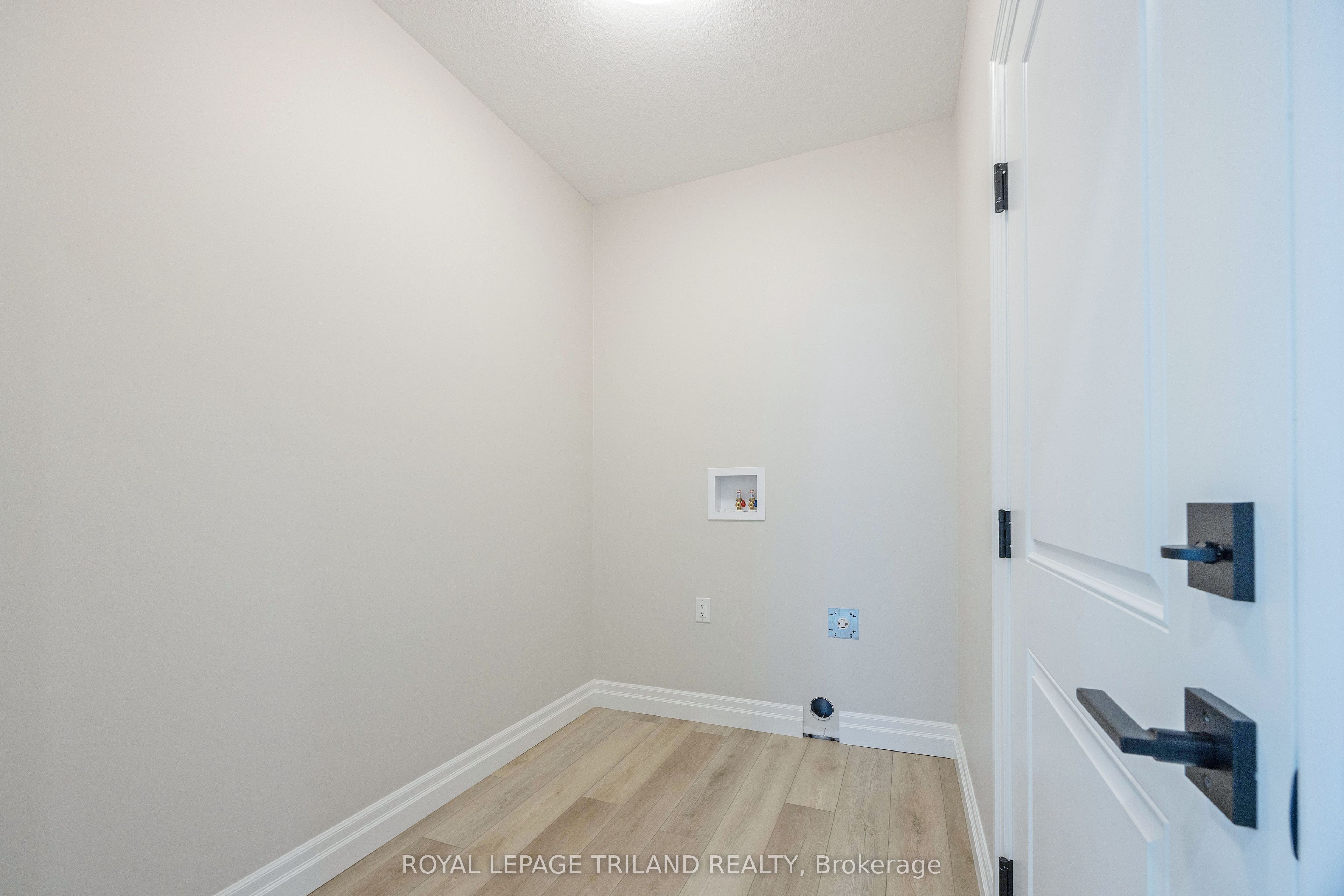 189 Catherine Street Property Photo 33