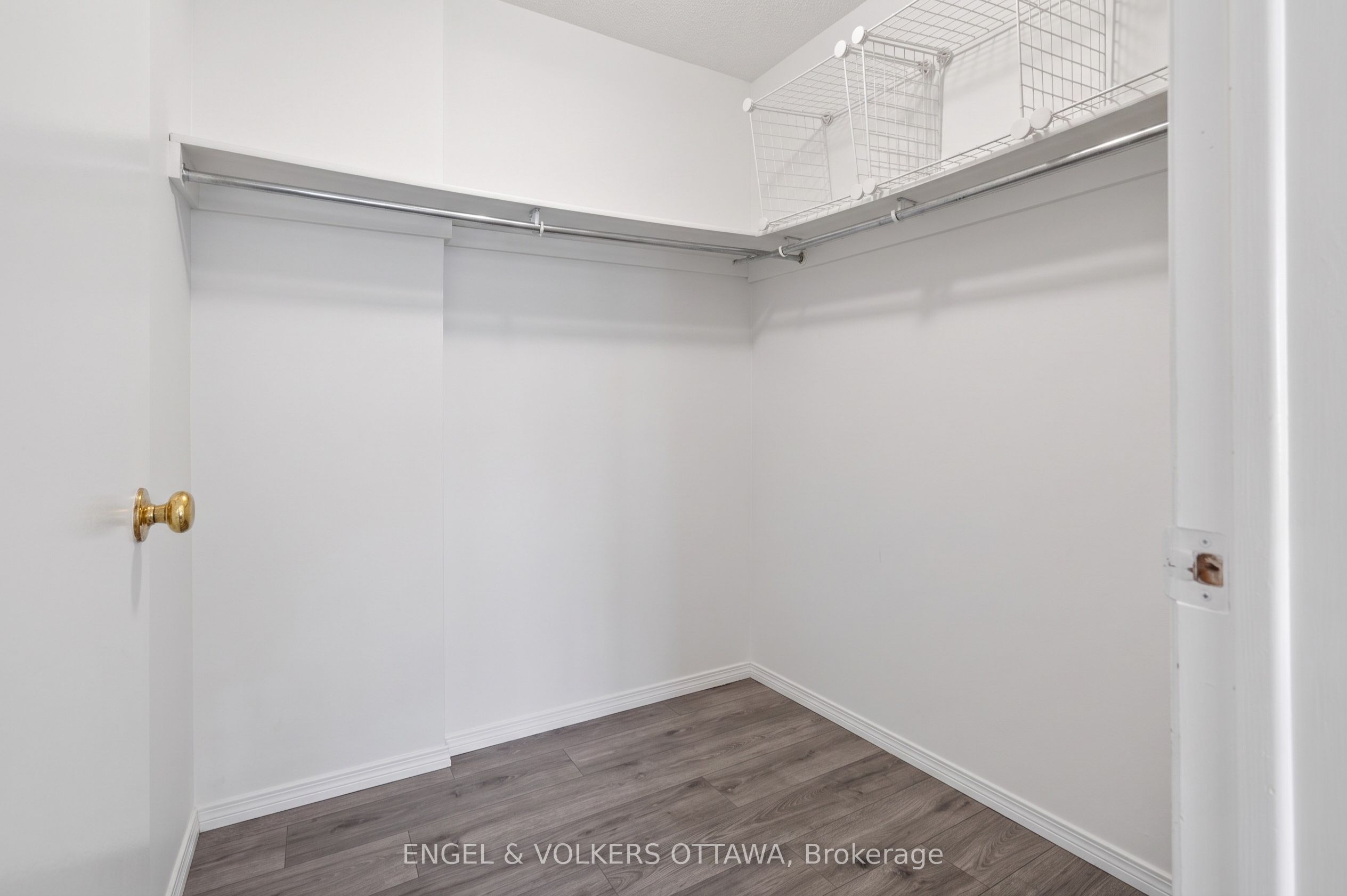 270 Lorry Greenberg Drive 307 Property Photo 16