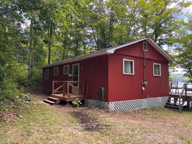 275 Faradale Drive Property Photo 3