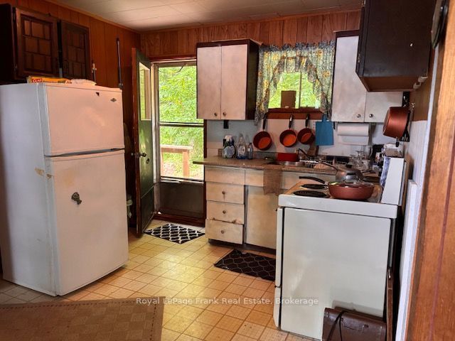 275 Faradale Drive Property Photo 11