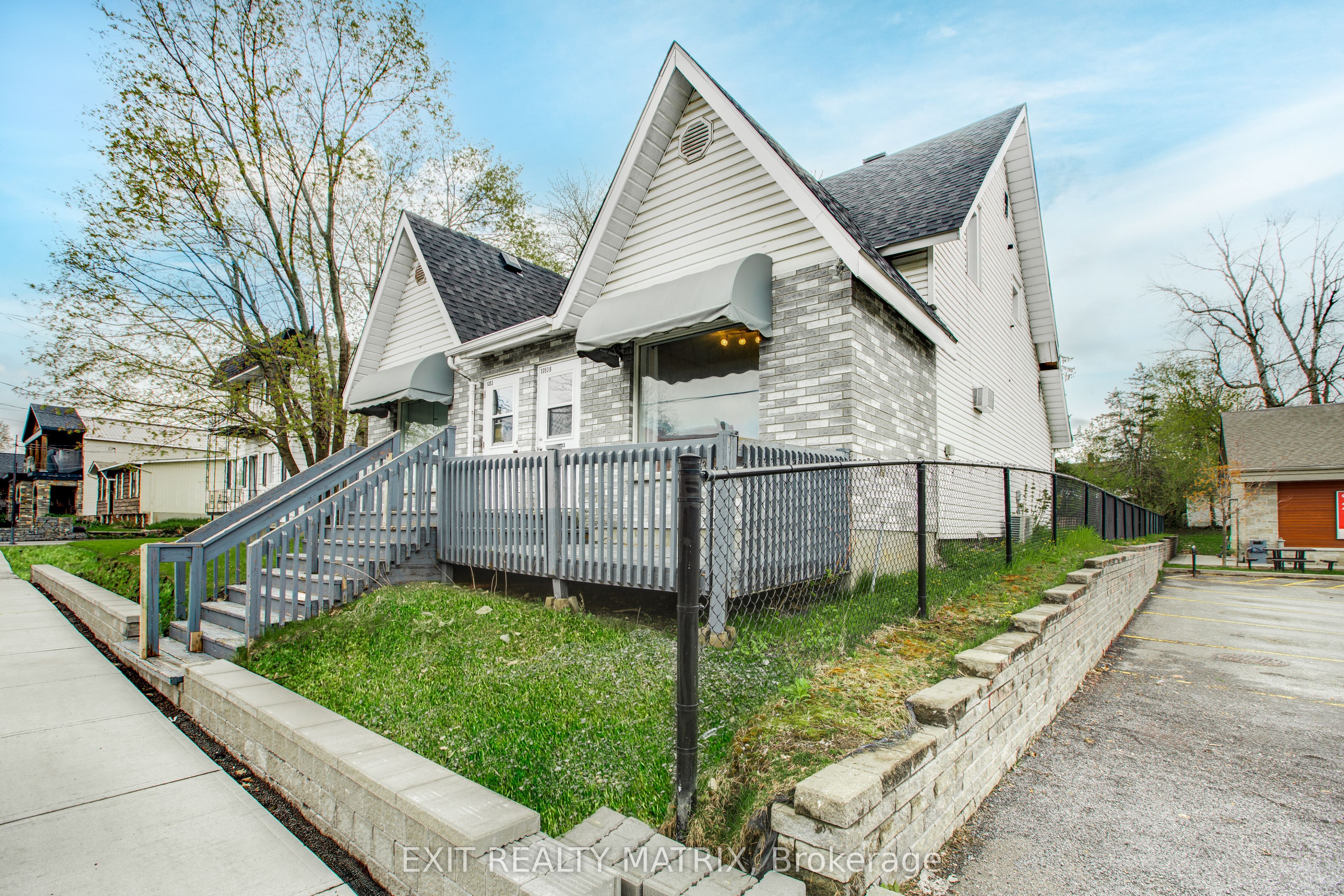 1053b King Street Property Photo 4