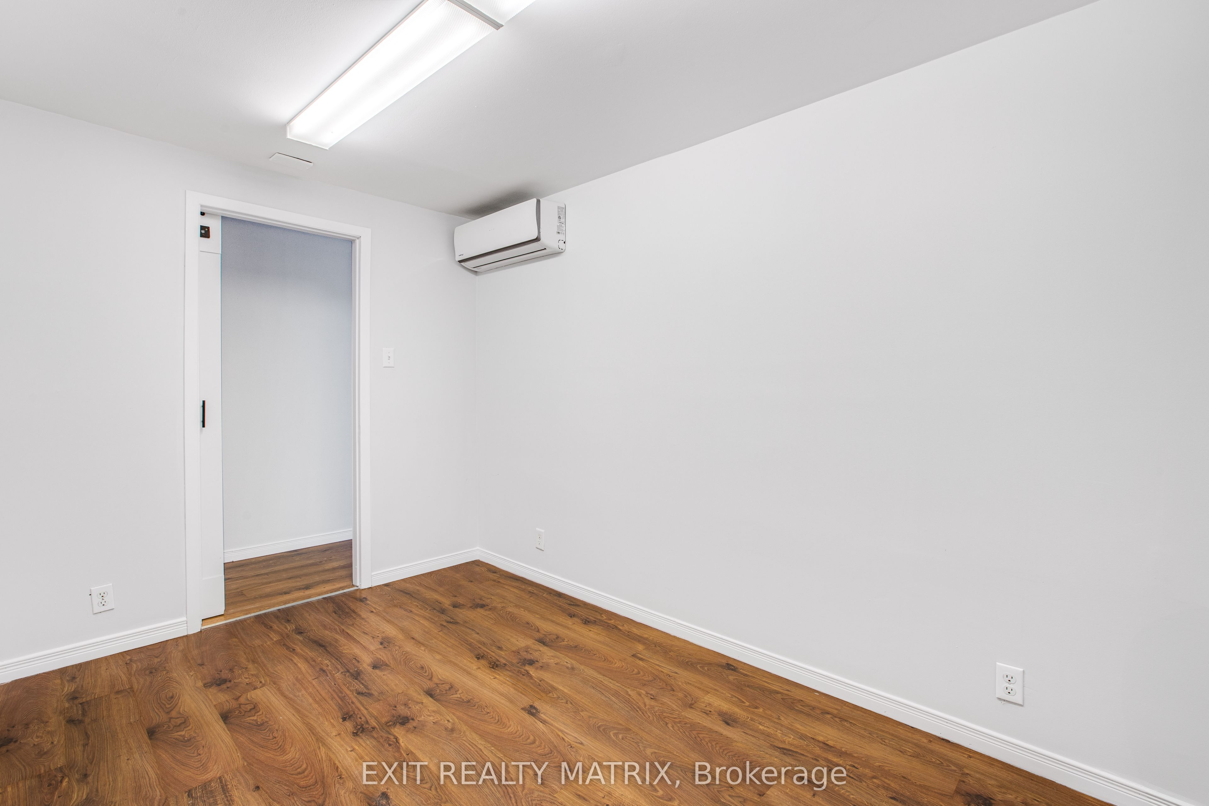 1053b King Street Property Photo 13