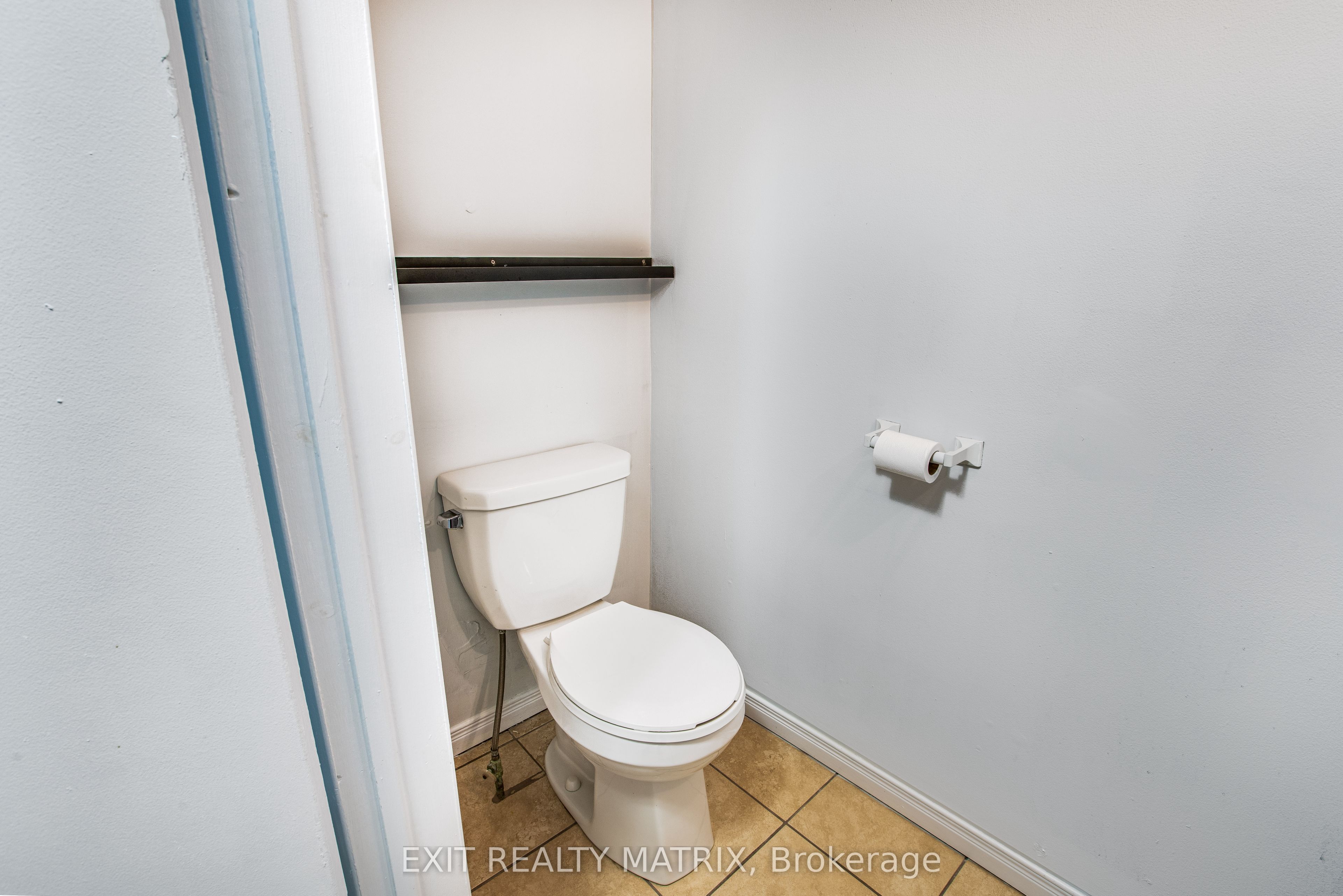 1053b King Street Property Photo 18