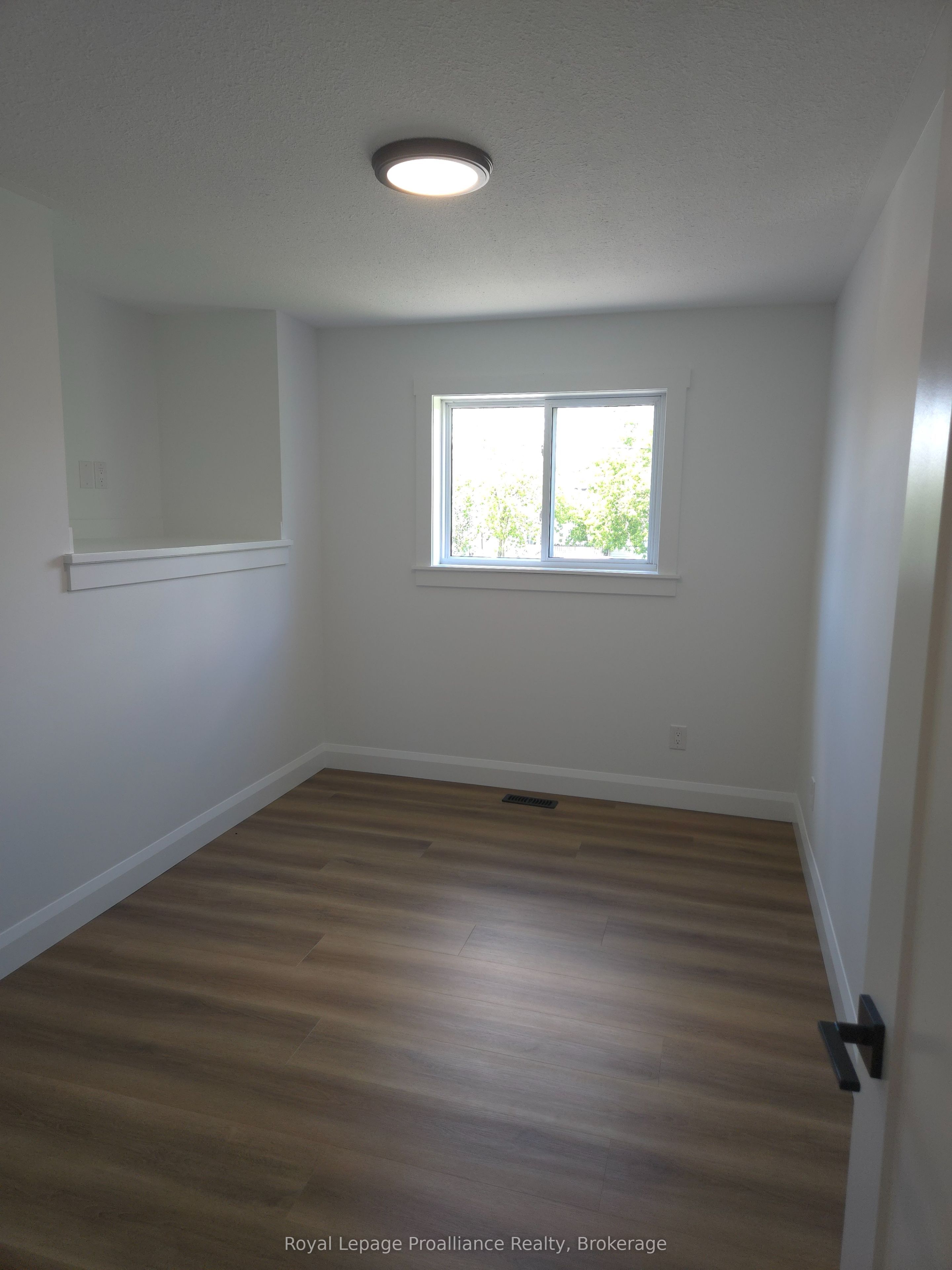 44 Cannifton Road N Property Photo 16