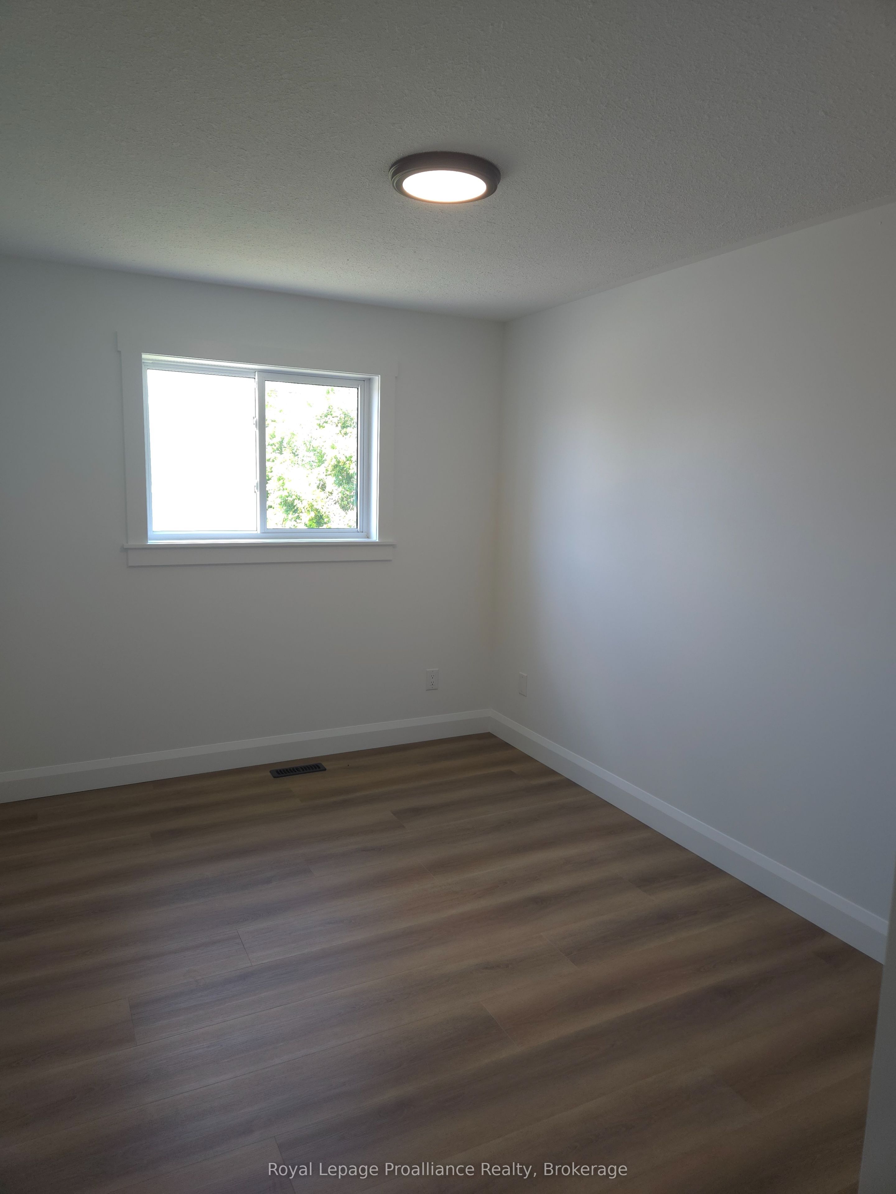 44 Cannifton Road N Property Photo 18