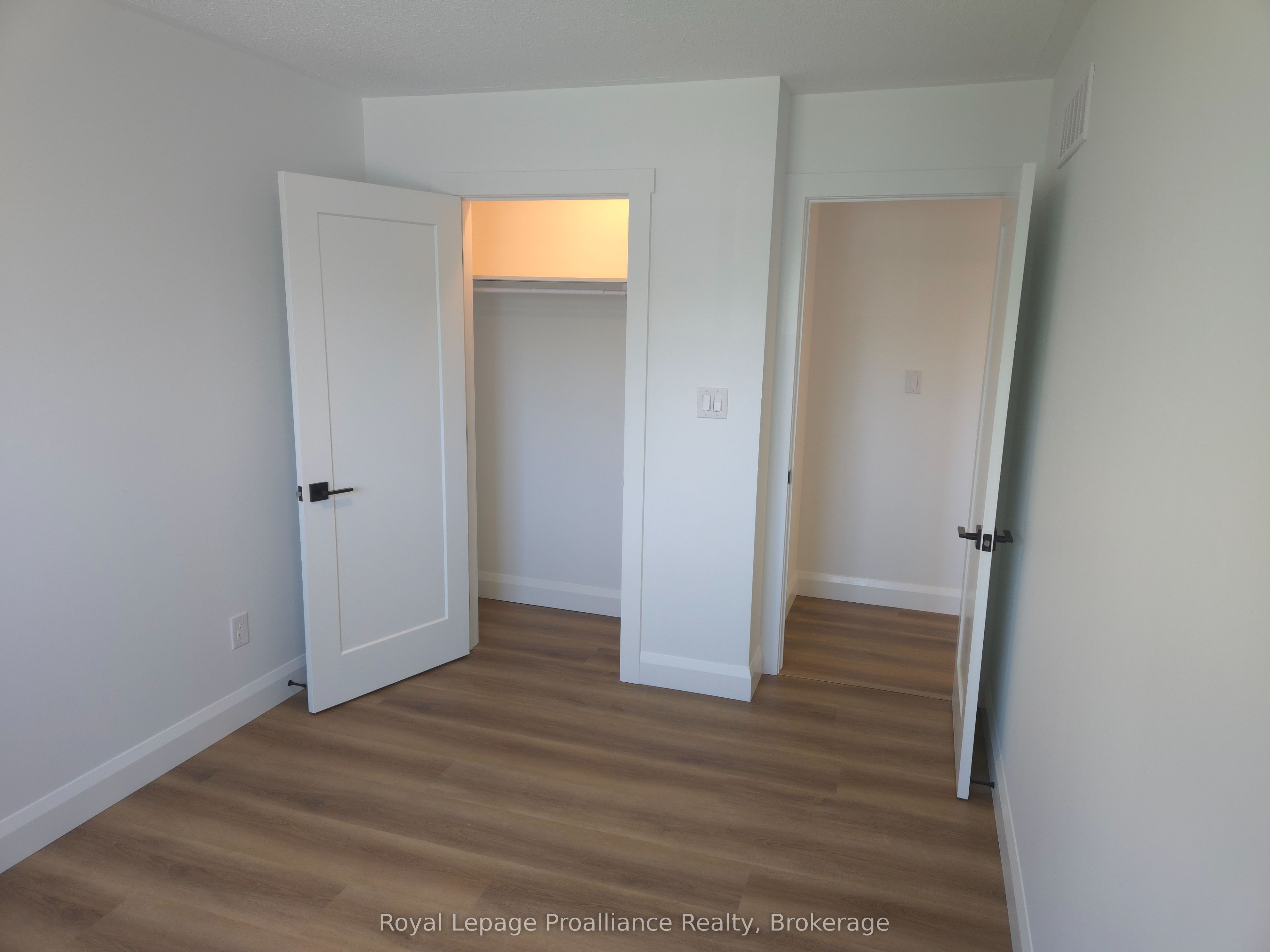 44 Cannifton Road N Property Photo 19