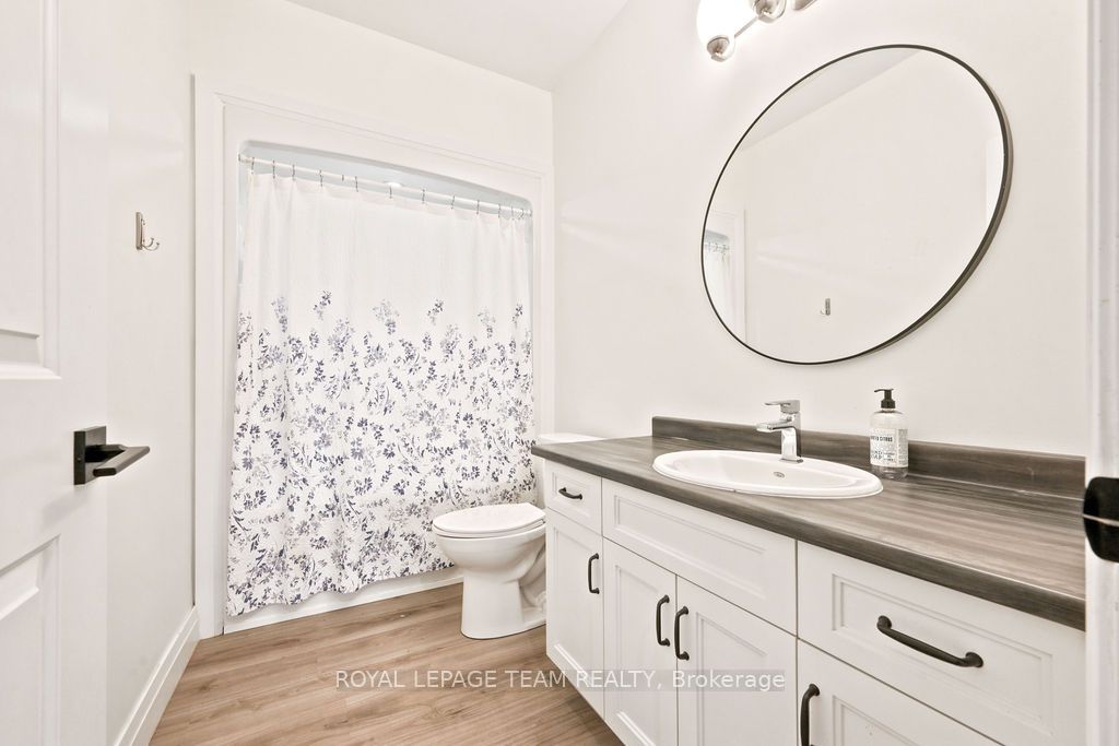 12 Bamagillia Street E Property Photo 36