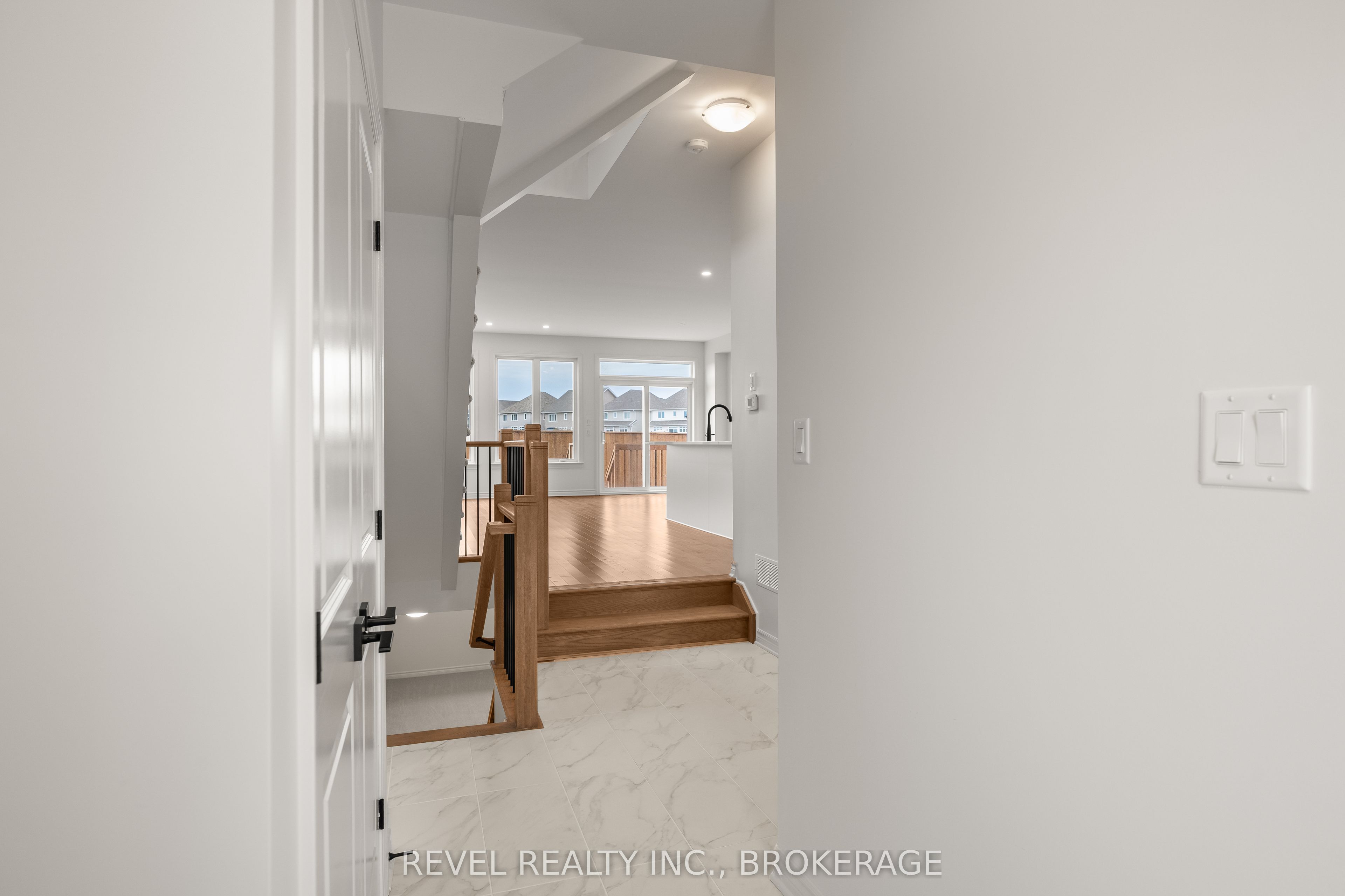 1075 Barrow Avenue Property Photo 3
