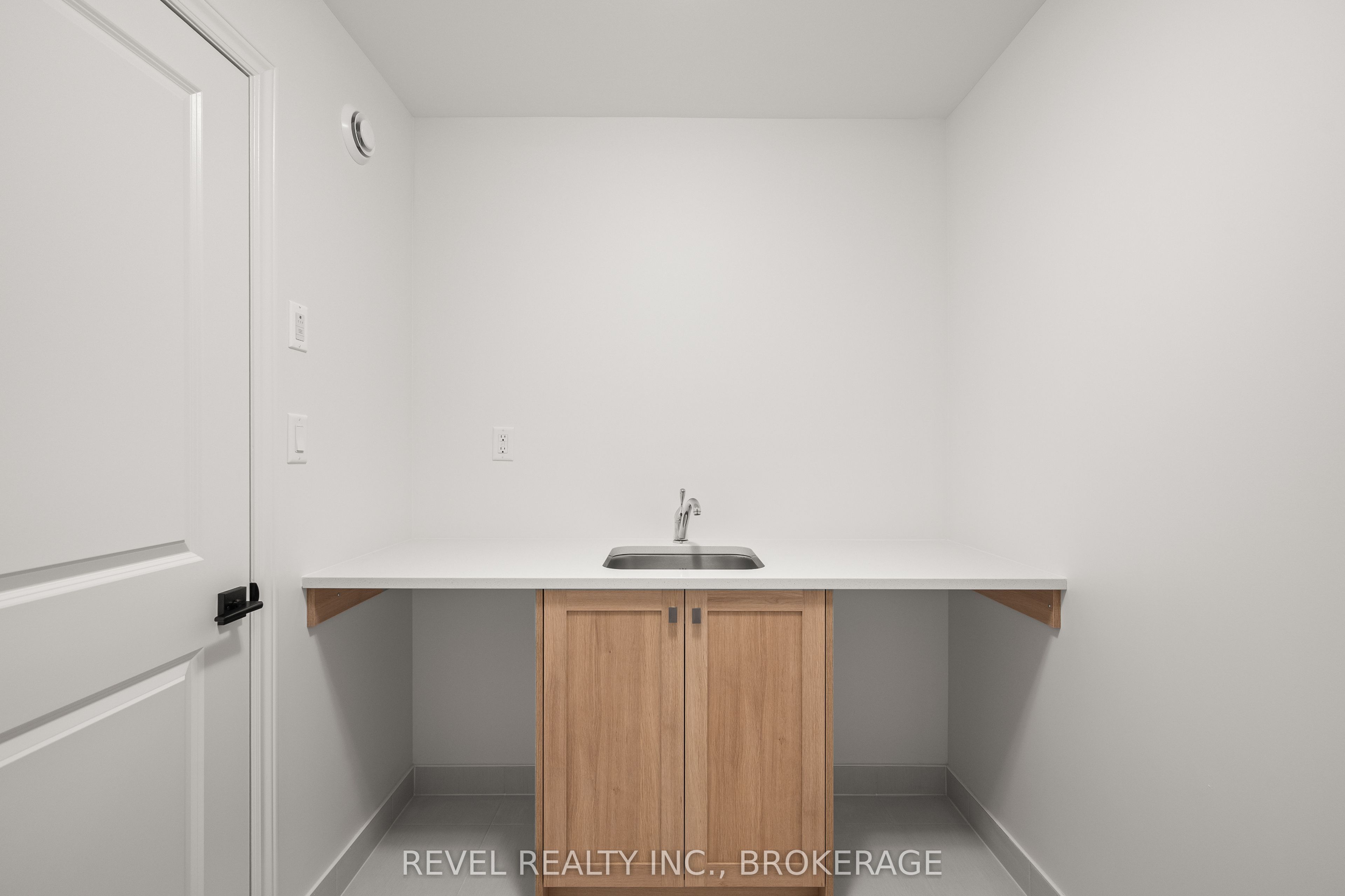 1075 Barrow Avenue Property Photo 23