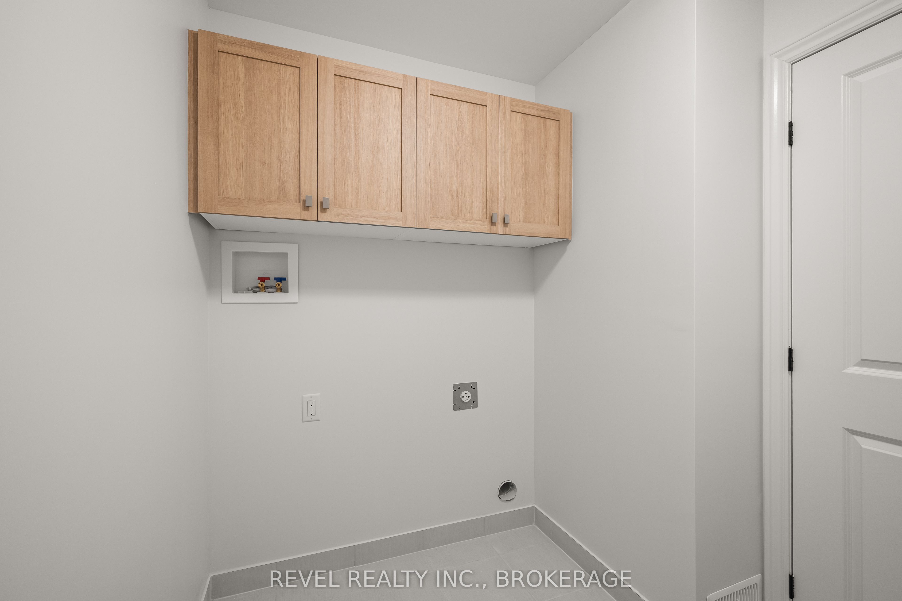 1075 Barrow Avenue Property Photo 24