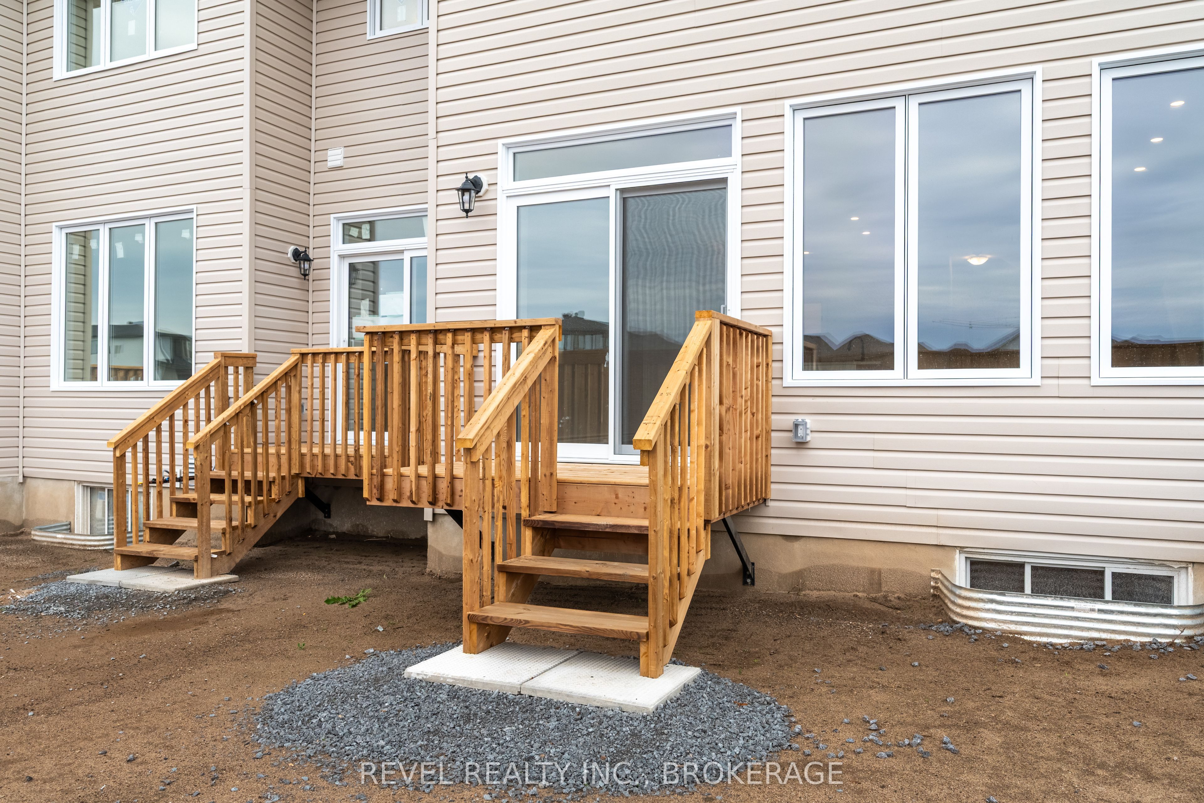 1075 Barrow Avenue Property Photo 36