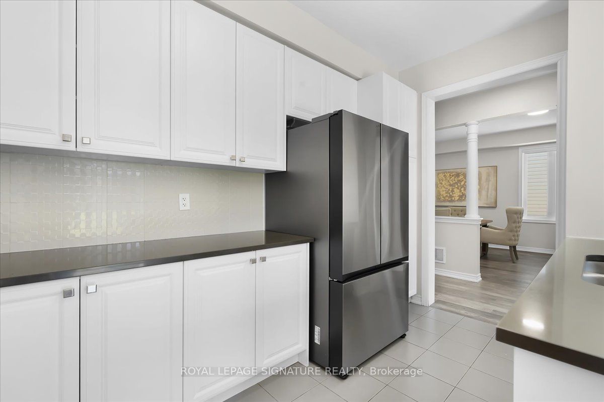 635 Lemay Grove Property Photo 10
