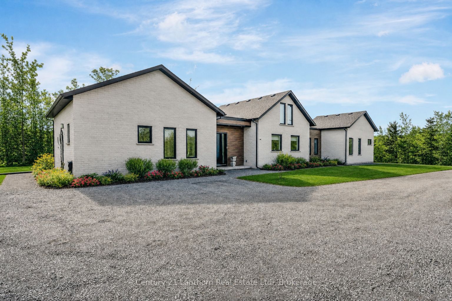 19485 Loyalist Parkway Property Photo 2