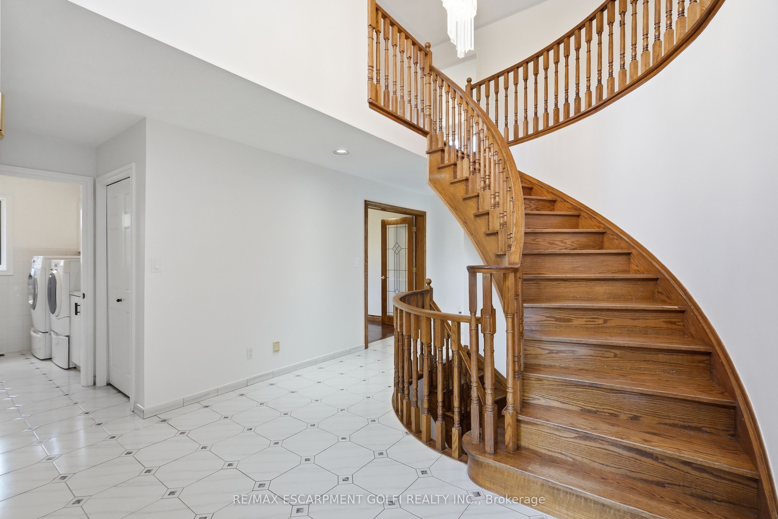42 Fox Run Property Photo 4