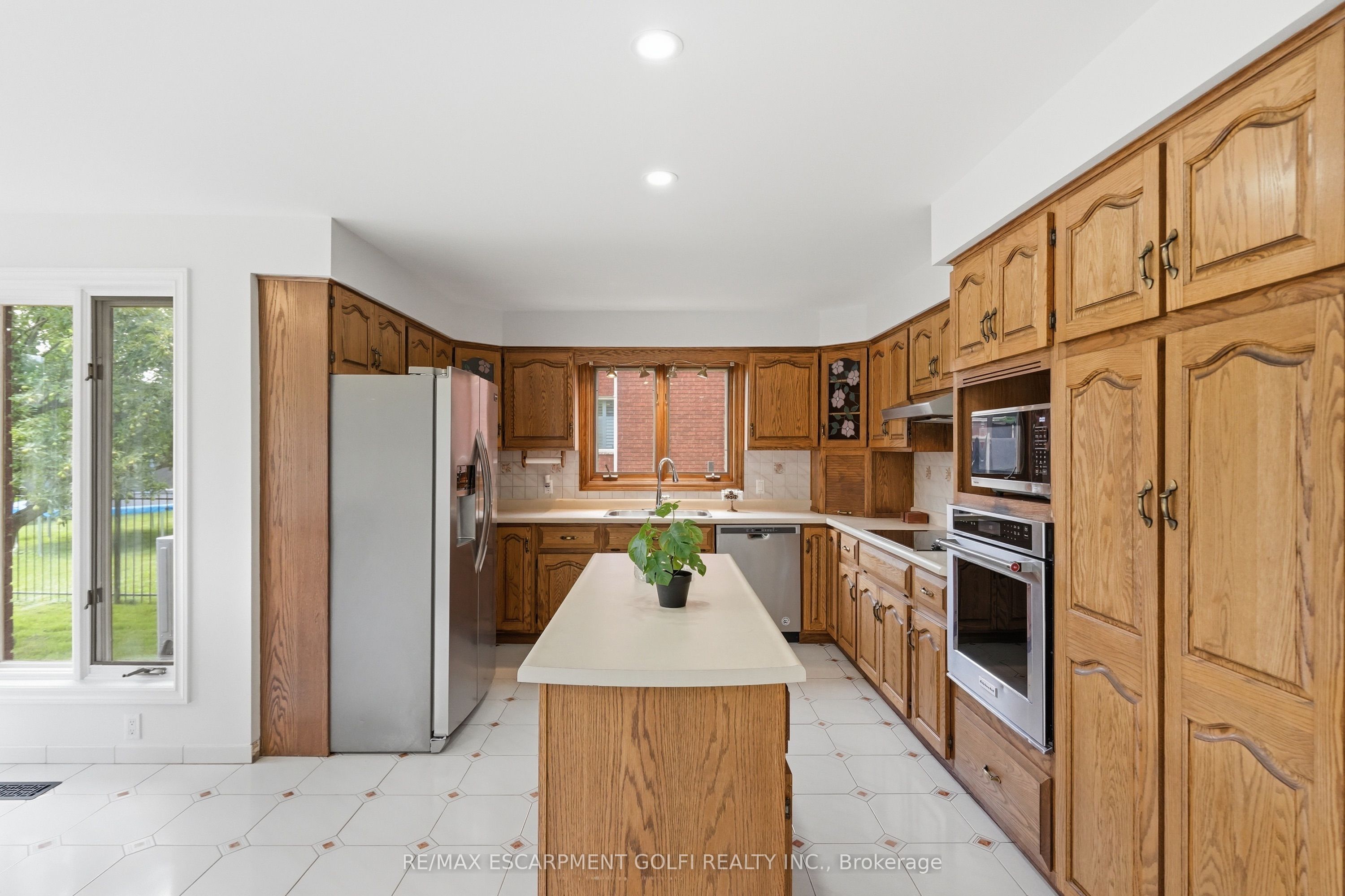 42 Fox Run Property Photo 6
