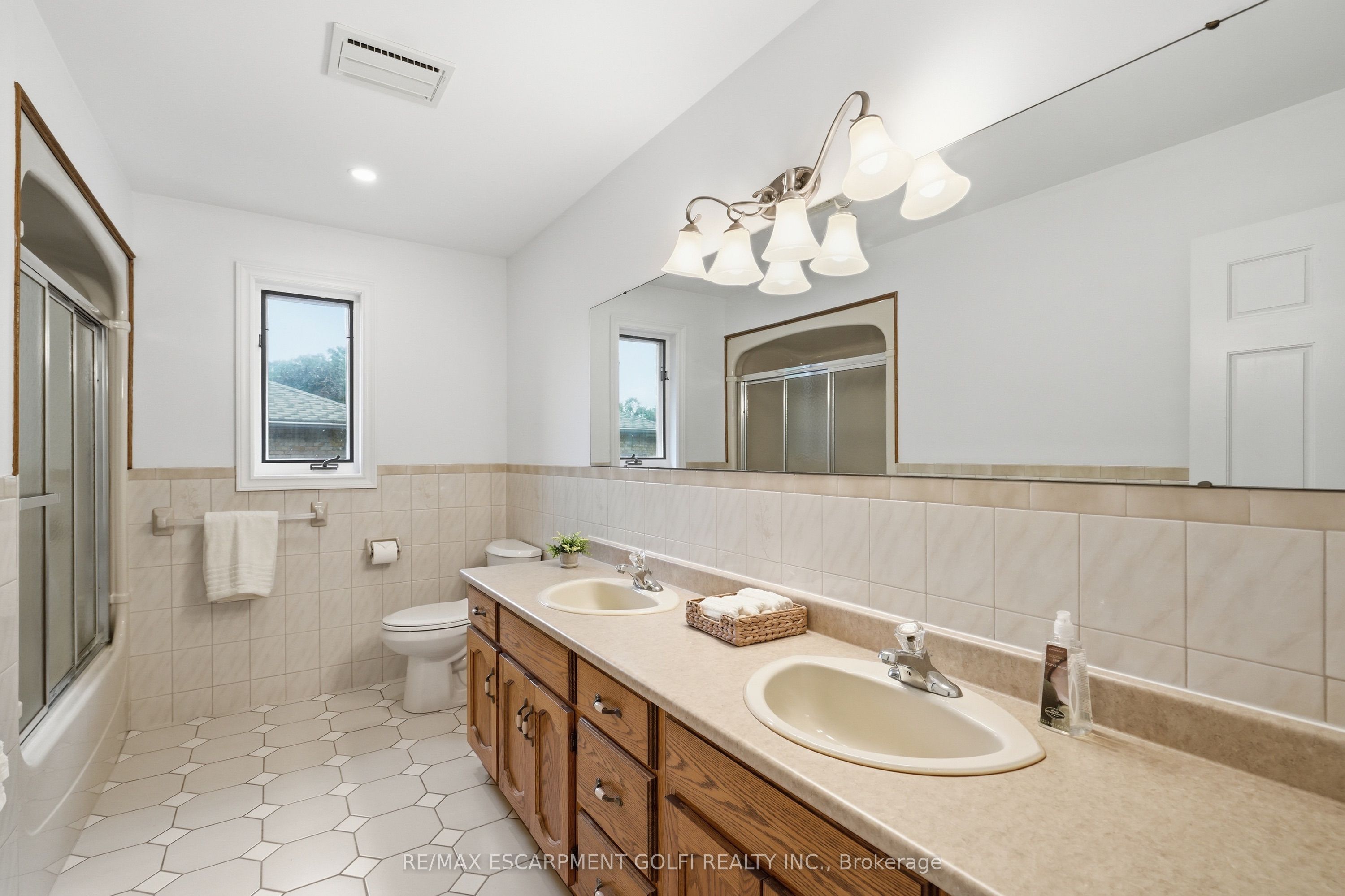 42 Fox Run Property Photo 16