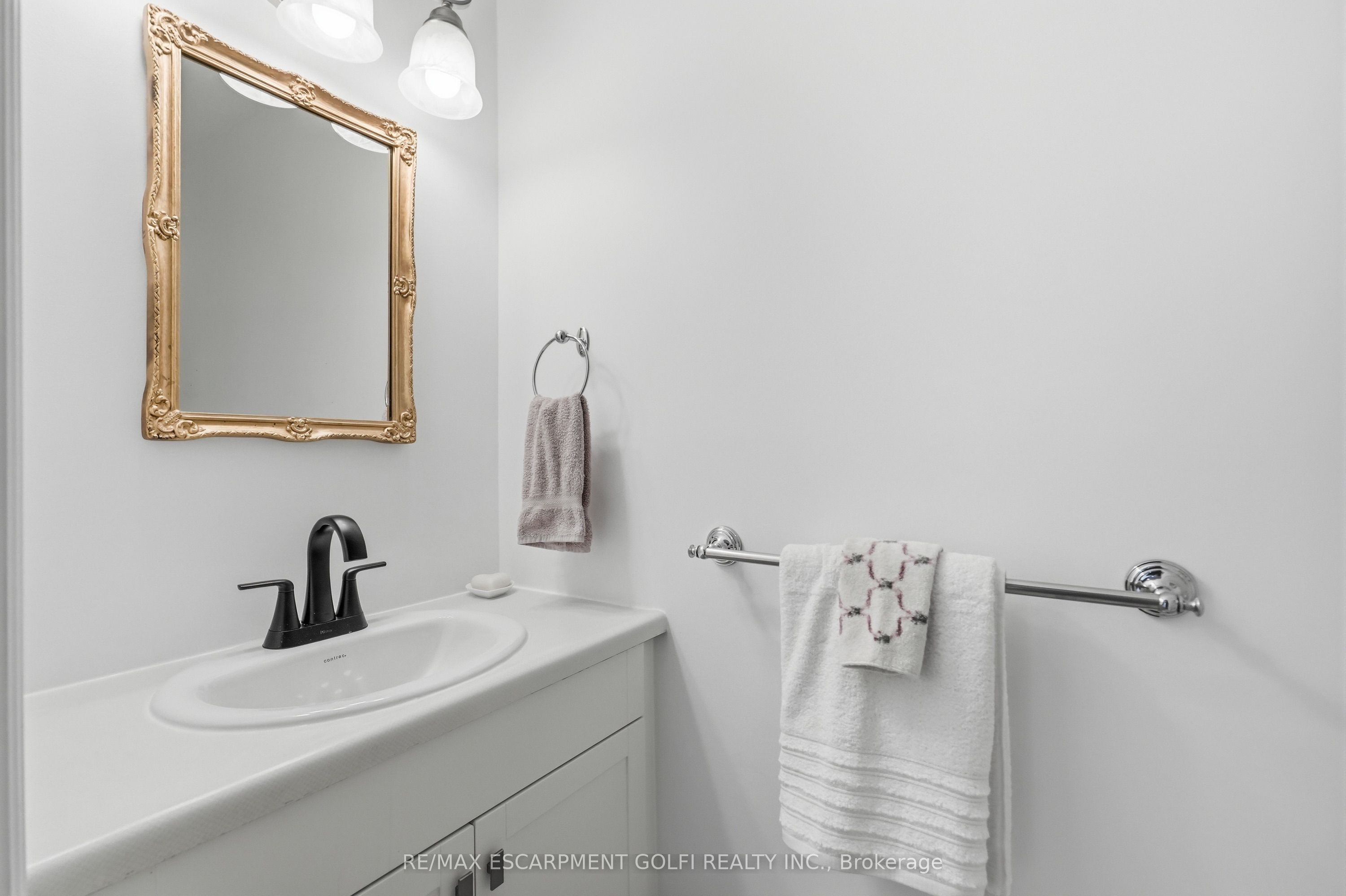 42 Fox Run Property Photo 18