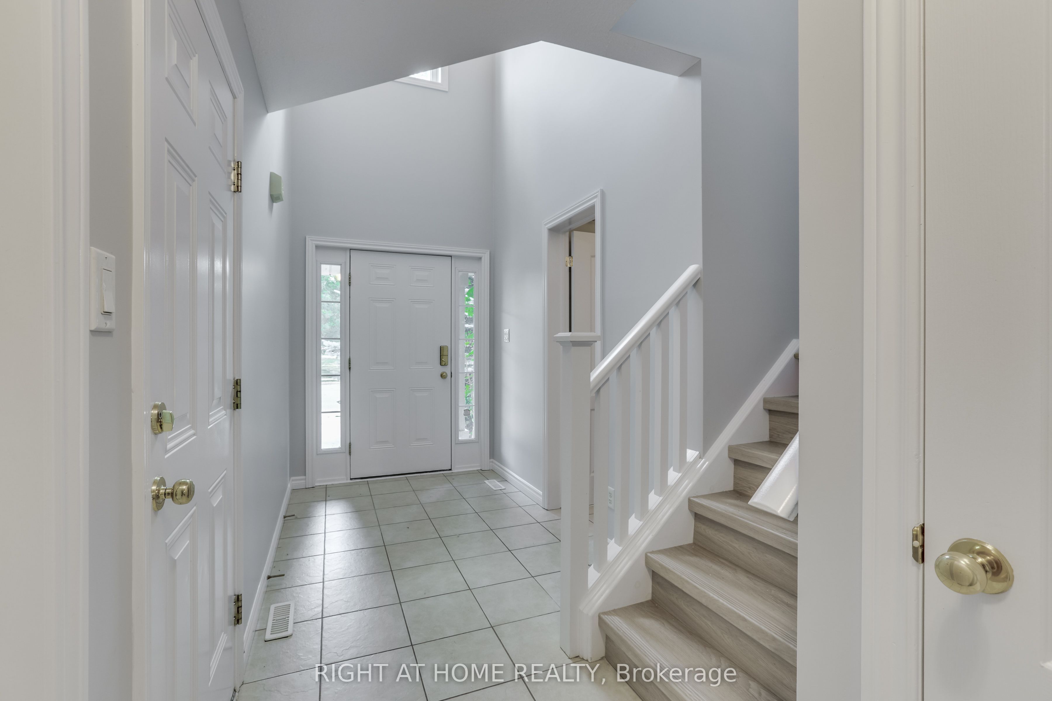 2206 Coronation Drive Property Photo 4