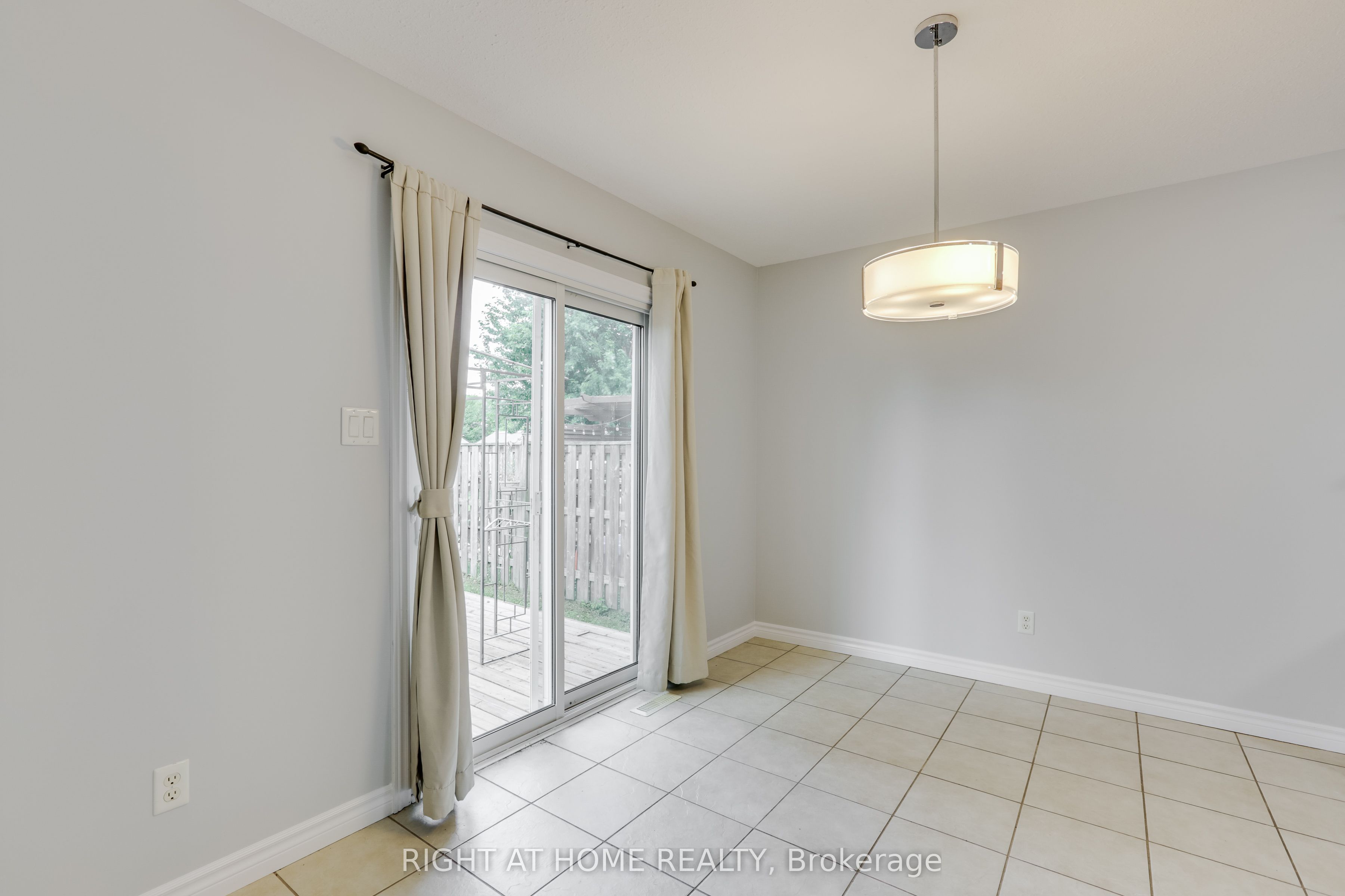 2206 Coronation Drive Property Photo 9