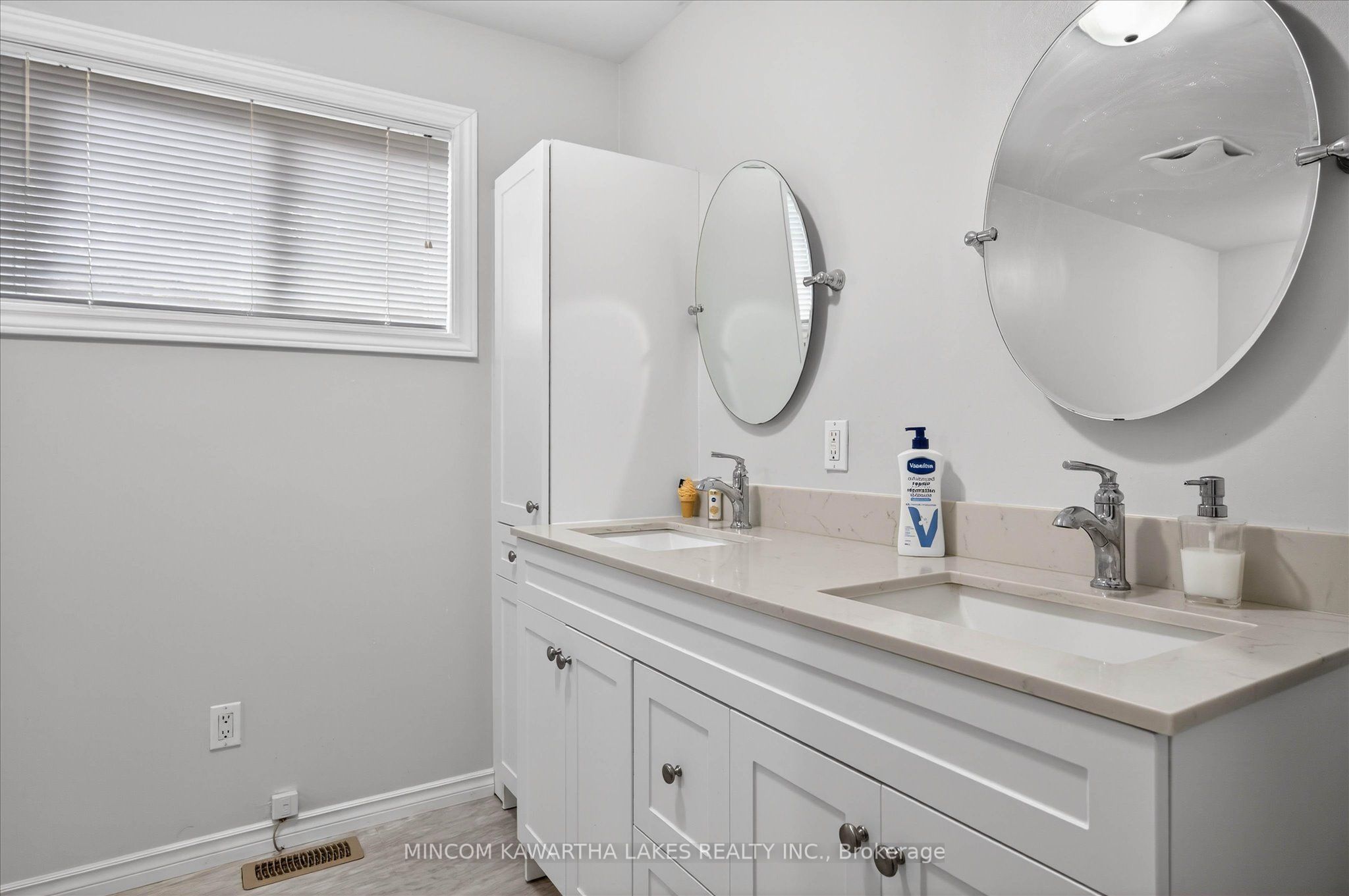 572 Fallis Line Property Photo 12