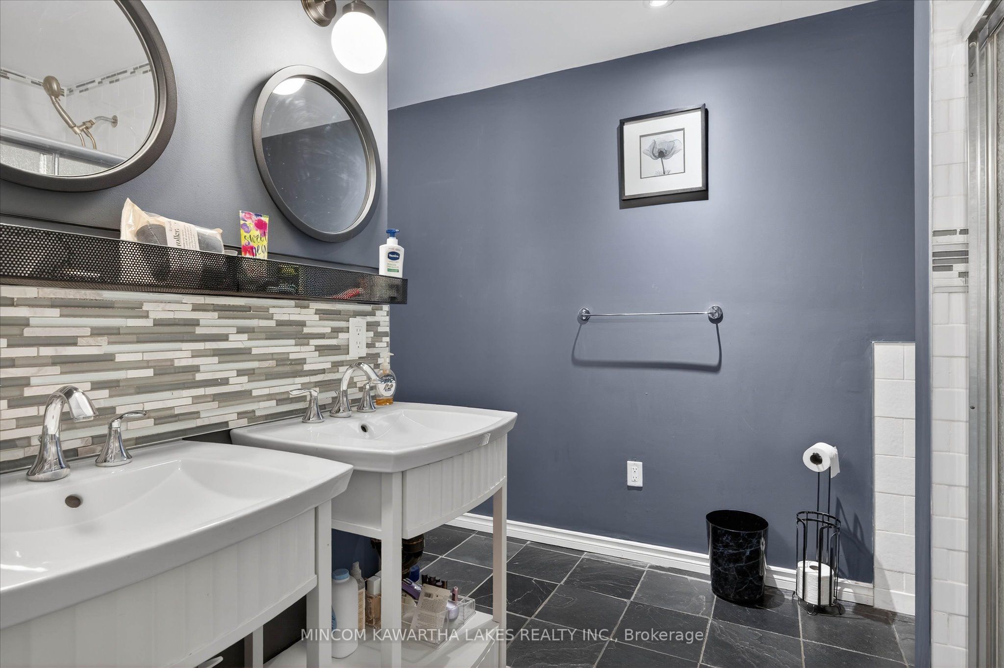 572 Fallis Line Property Photo 29
