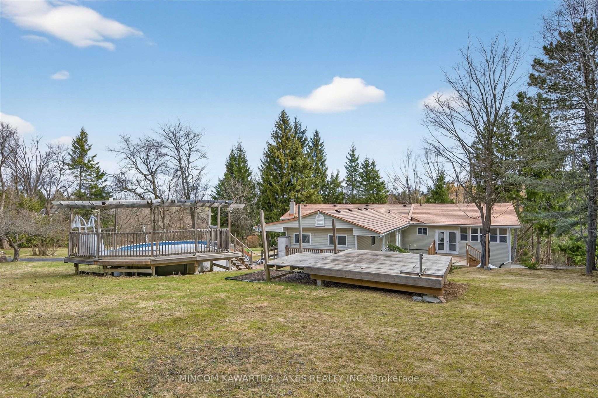 572 Fallis Line Property Photo 40