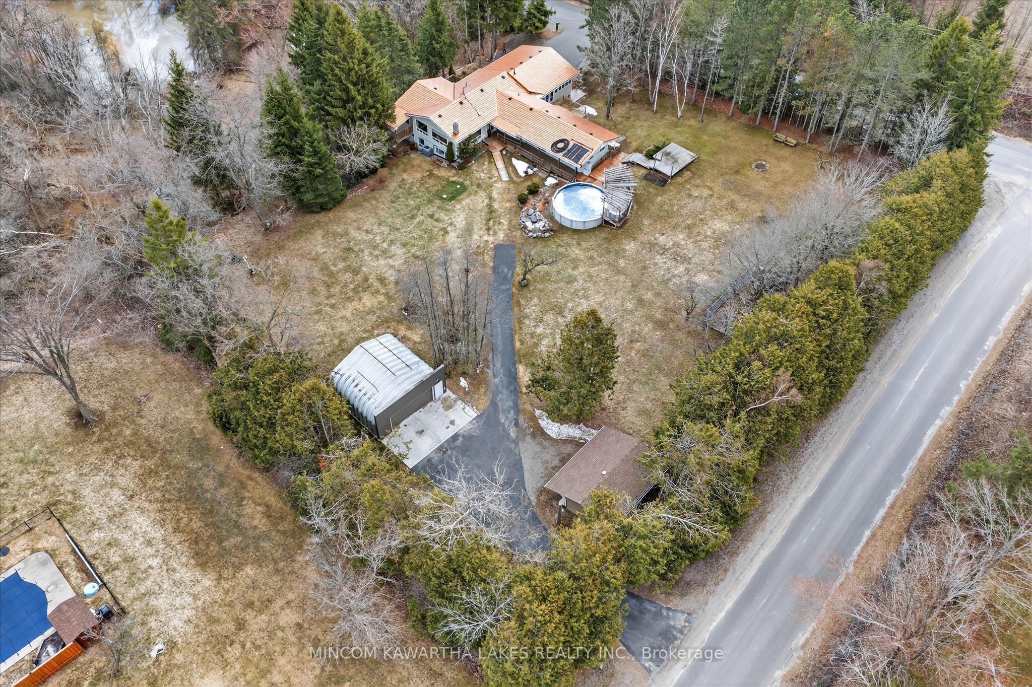 572 Fallis Line Property Photo 41