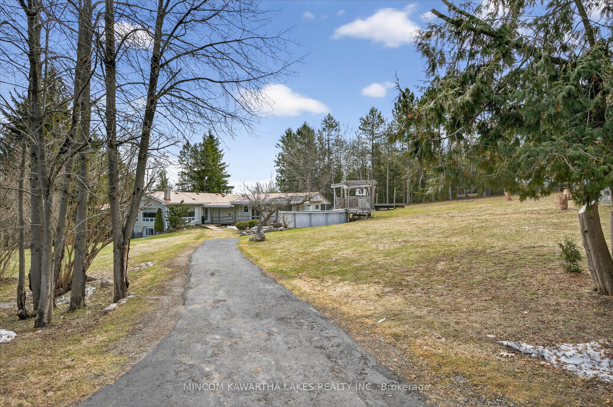 572 Fallis Line Property Photo 42