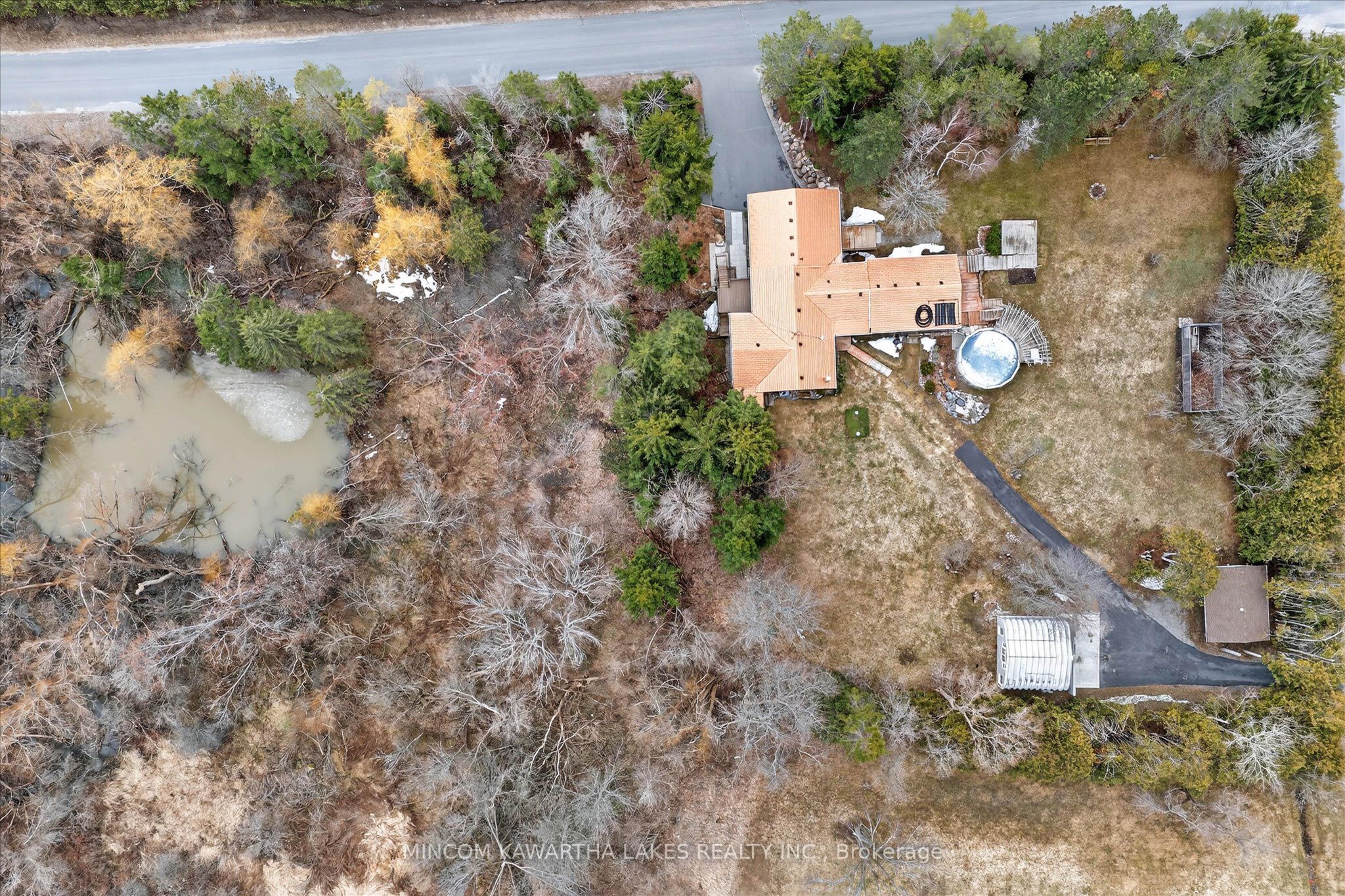572 Fallis Line Property Photo 43