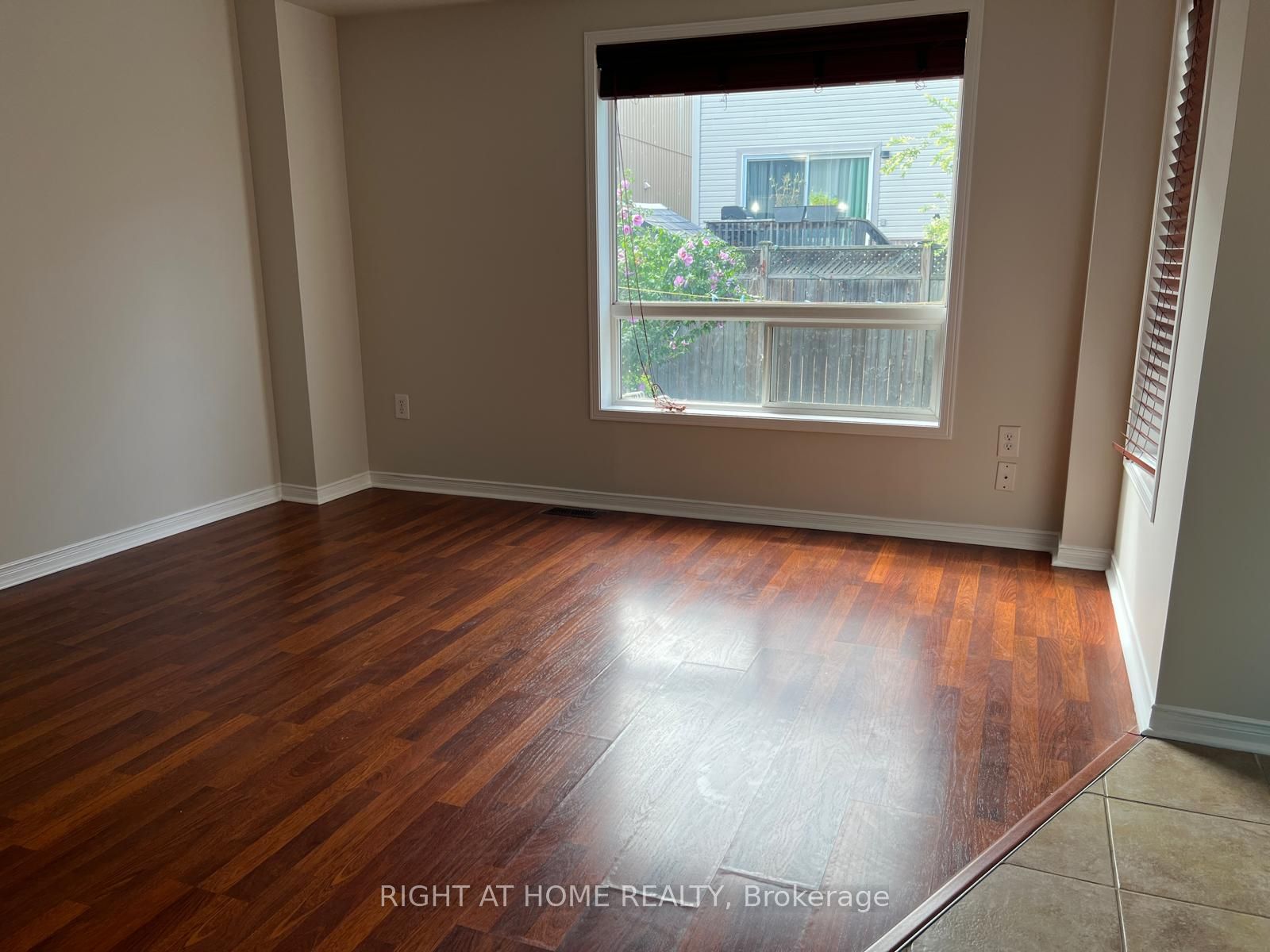 39 Golden Iris Crescent Property Photo 23