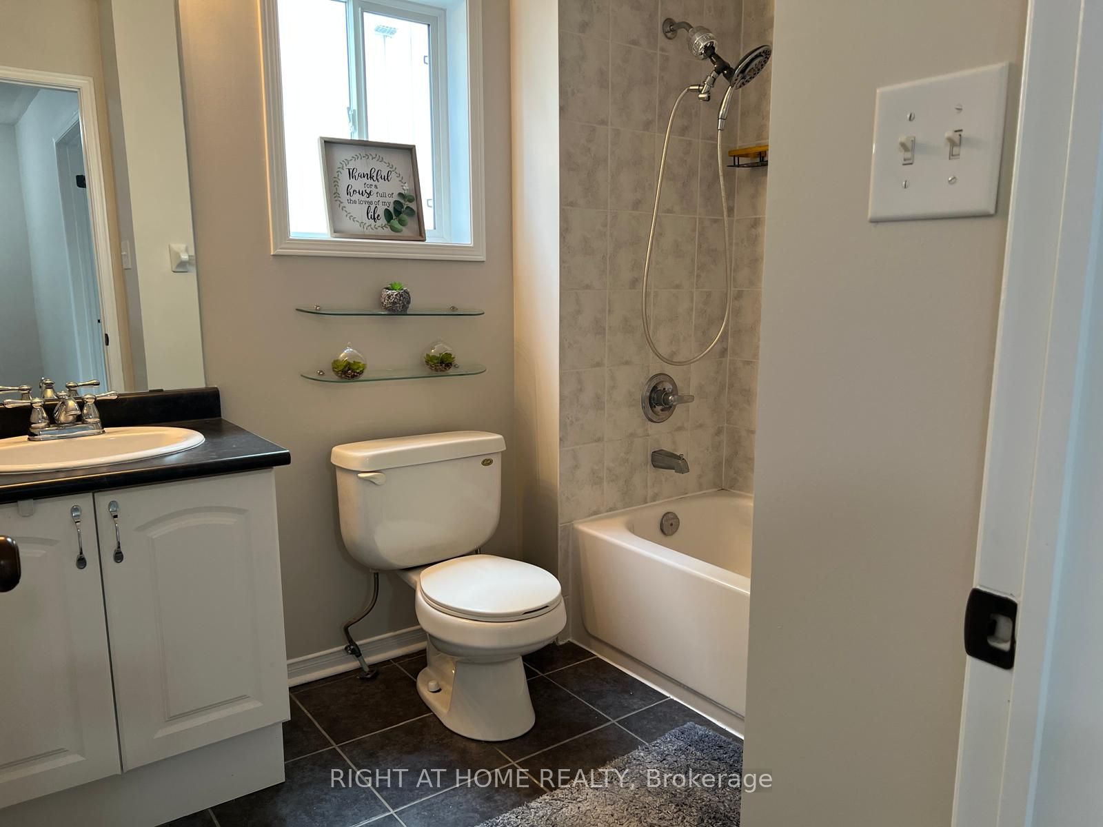 39 Golden Iris Crescent Property Photo 25