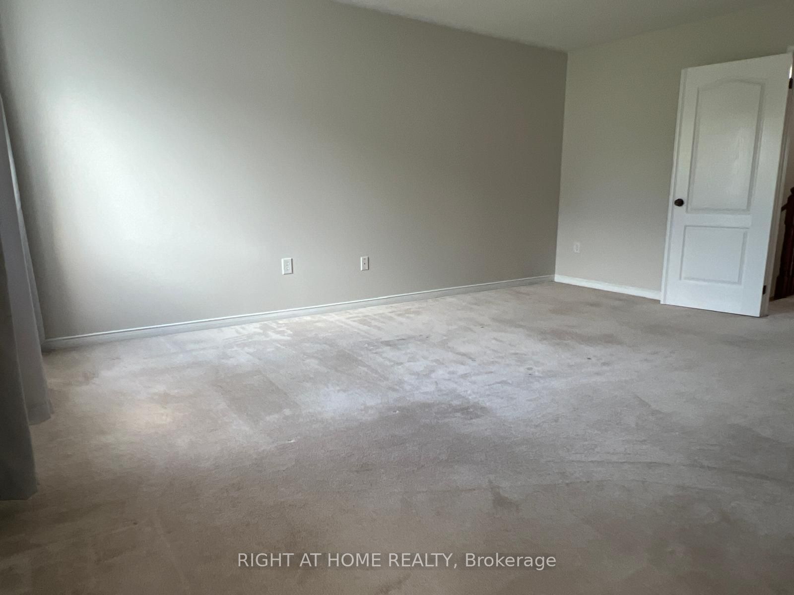 39 Golden Iris Crescent Property Photo 33