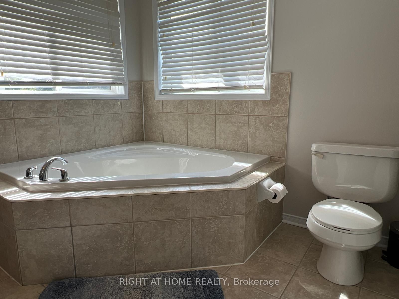 39 Golden Iris Crescent Property Photo 36