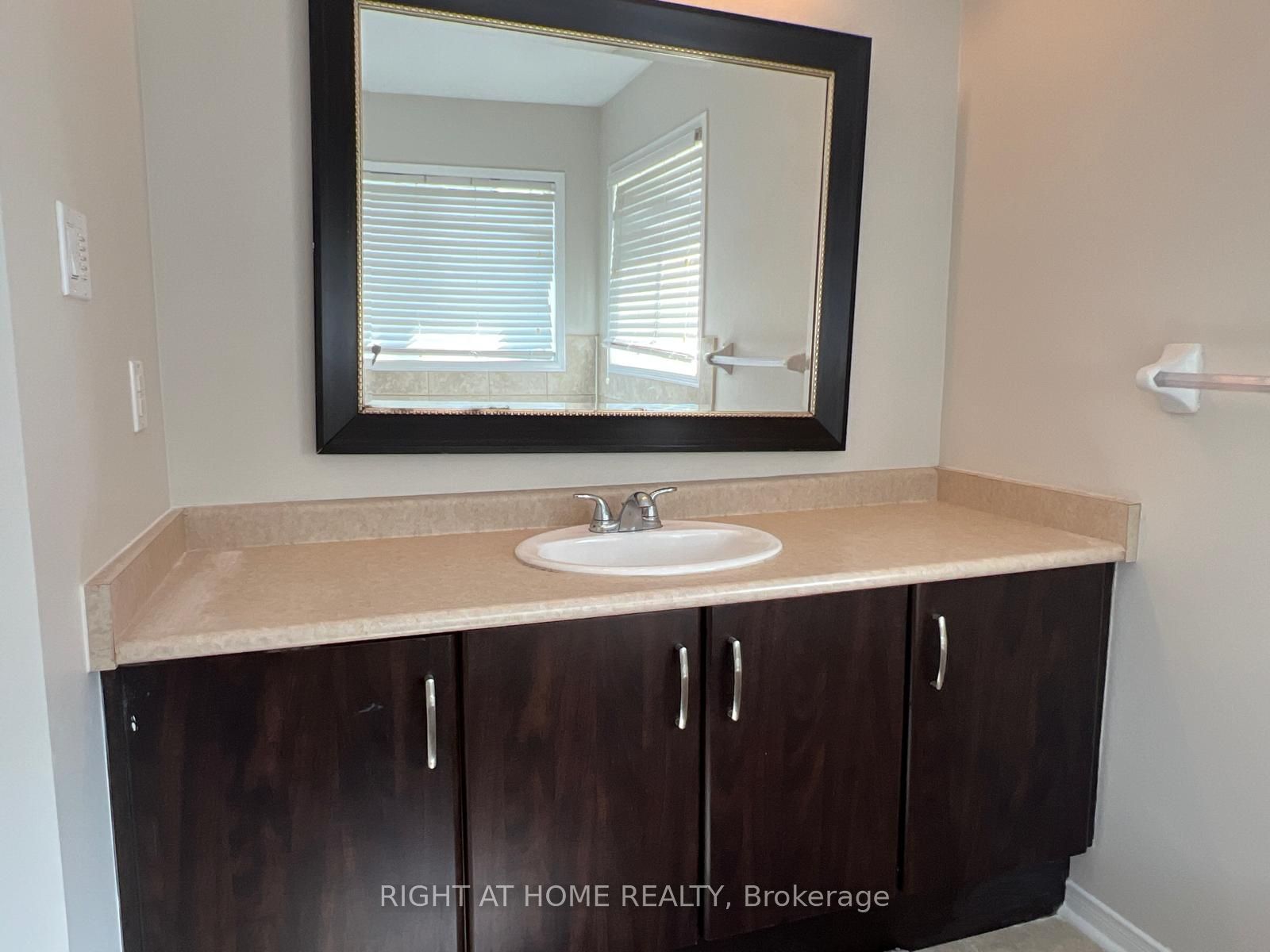 39 Golden Iris Crescent Property Photo 38