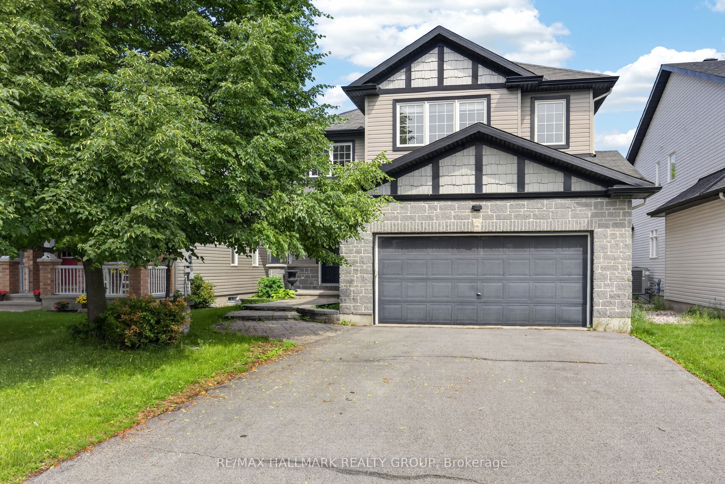 520 Mazari Crescent Property Photo 1