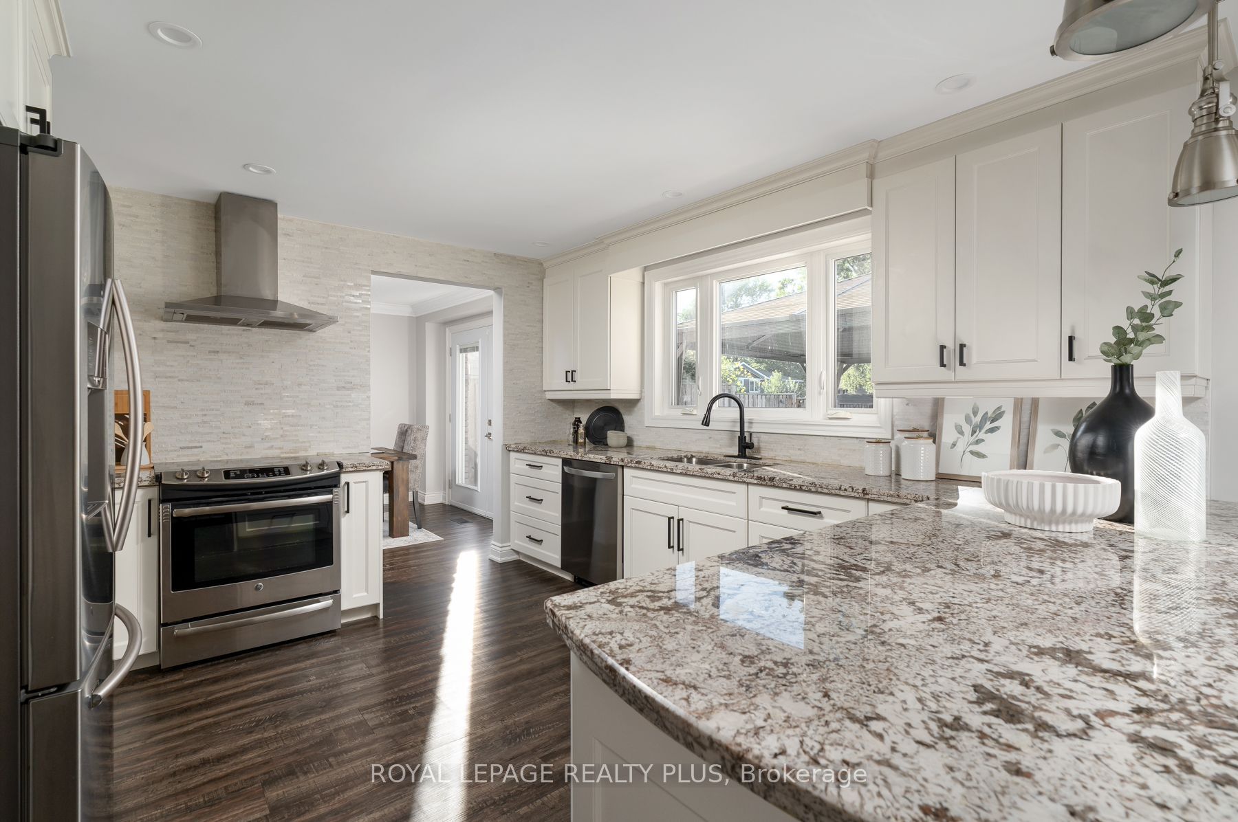 20 San Marino Crescent Property Photo 16