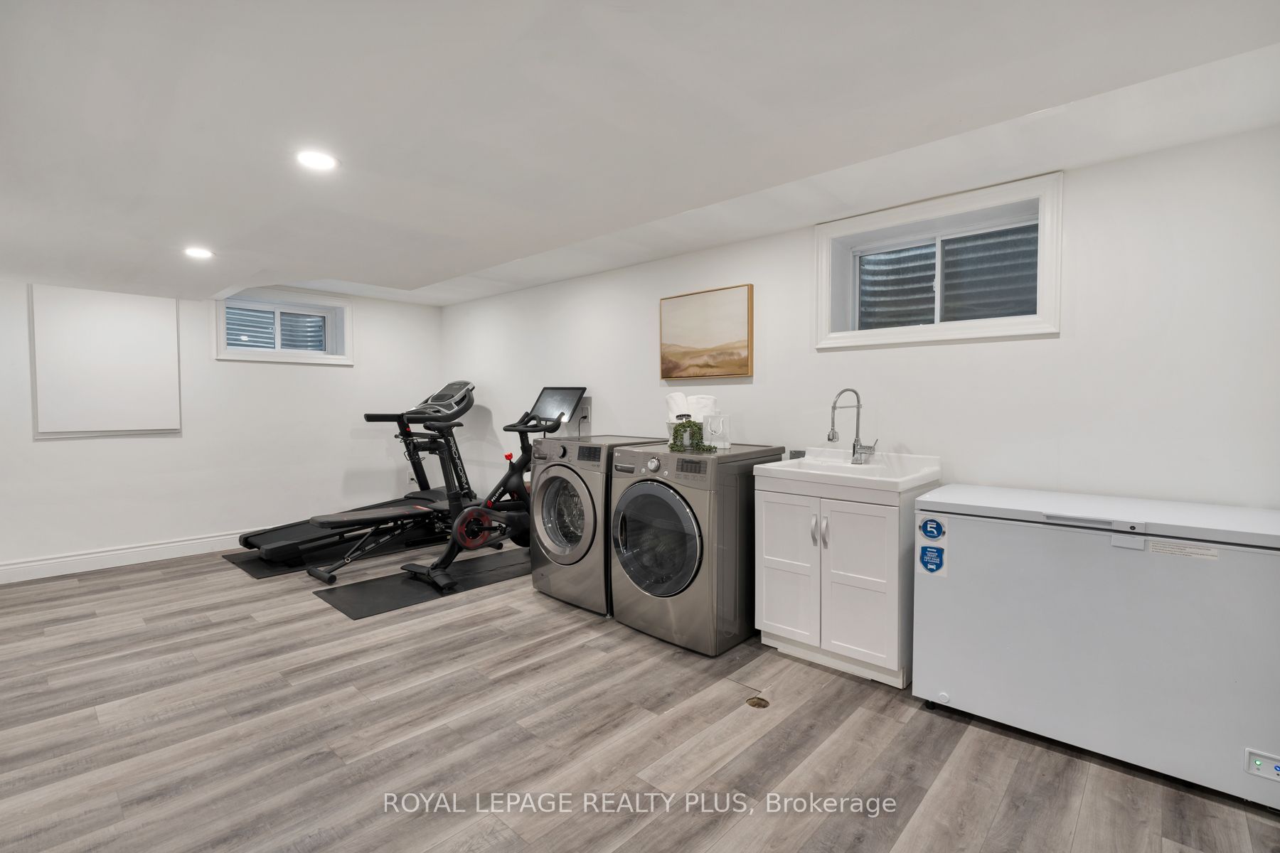 20 San Marino Crescent Property Photo 40
